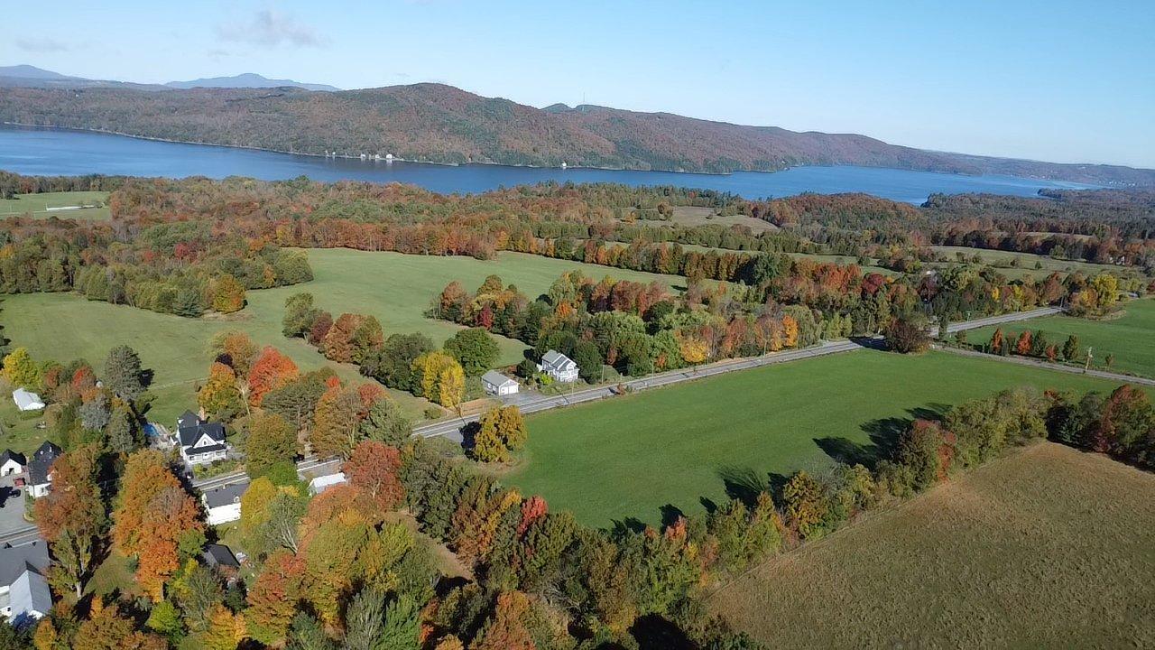 









2275

 - 2295


Route 143

,
Hatley - Municipalité,




QC
J0B4B0

