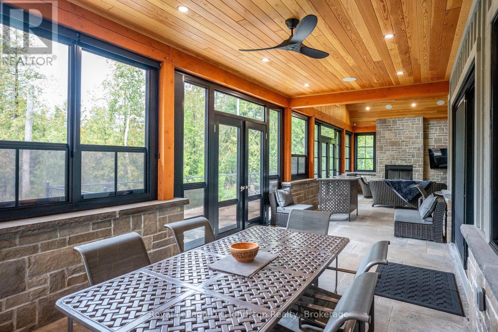 












28 LAKESIDE WOODS CRESCENT

,
Saugeen Shores,




Ontario
N0H2C6

