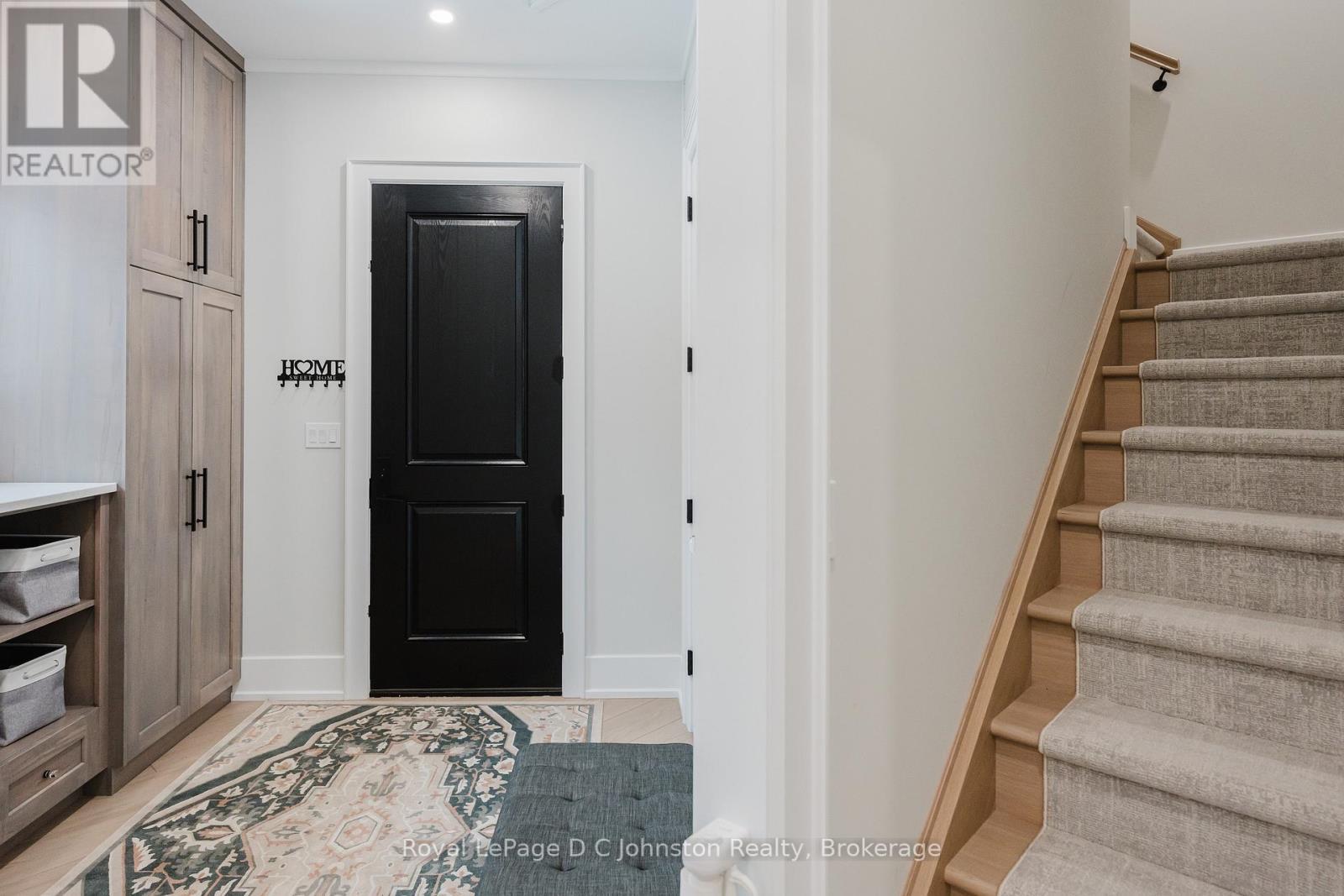 












28 LAKESIDE WOODS CRESCENT

,
Saugeen Shores,




Ontario
N0H2C6

