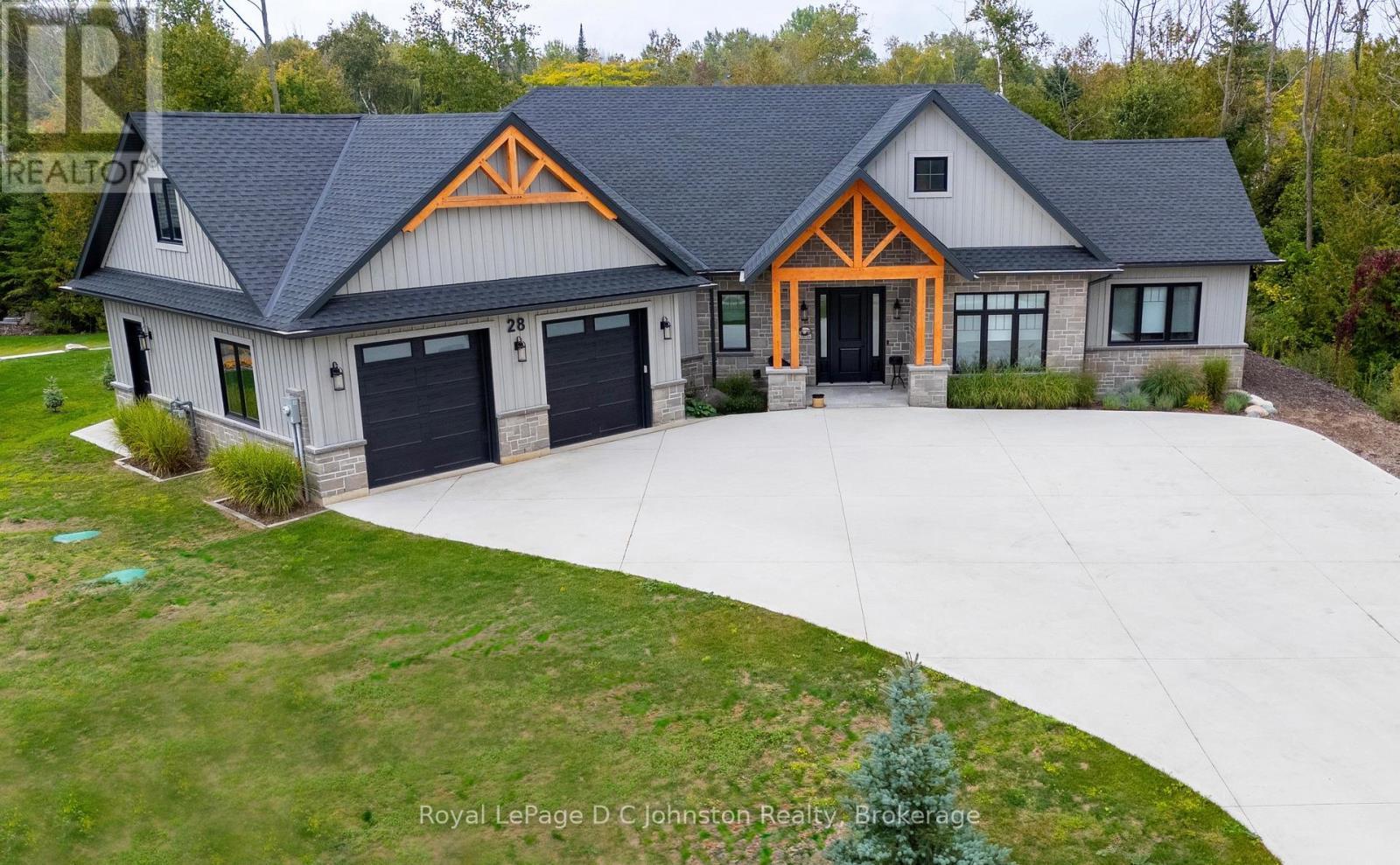 












28 LAKESIDE WOODS CRESCENT

,
Saugeen Shores,




Ontario
N0H2C6

