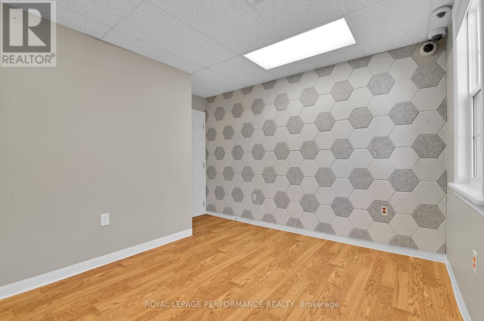 












117 FIRST STREET E

,
Cornwall,




Ontario
K6H1K8

