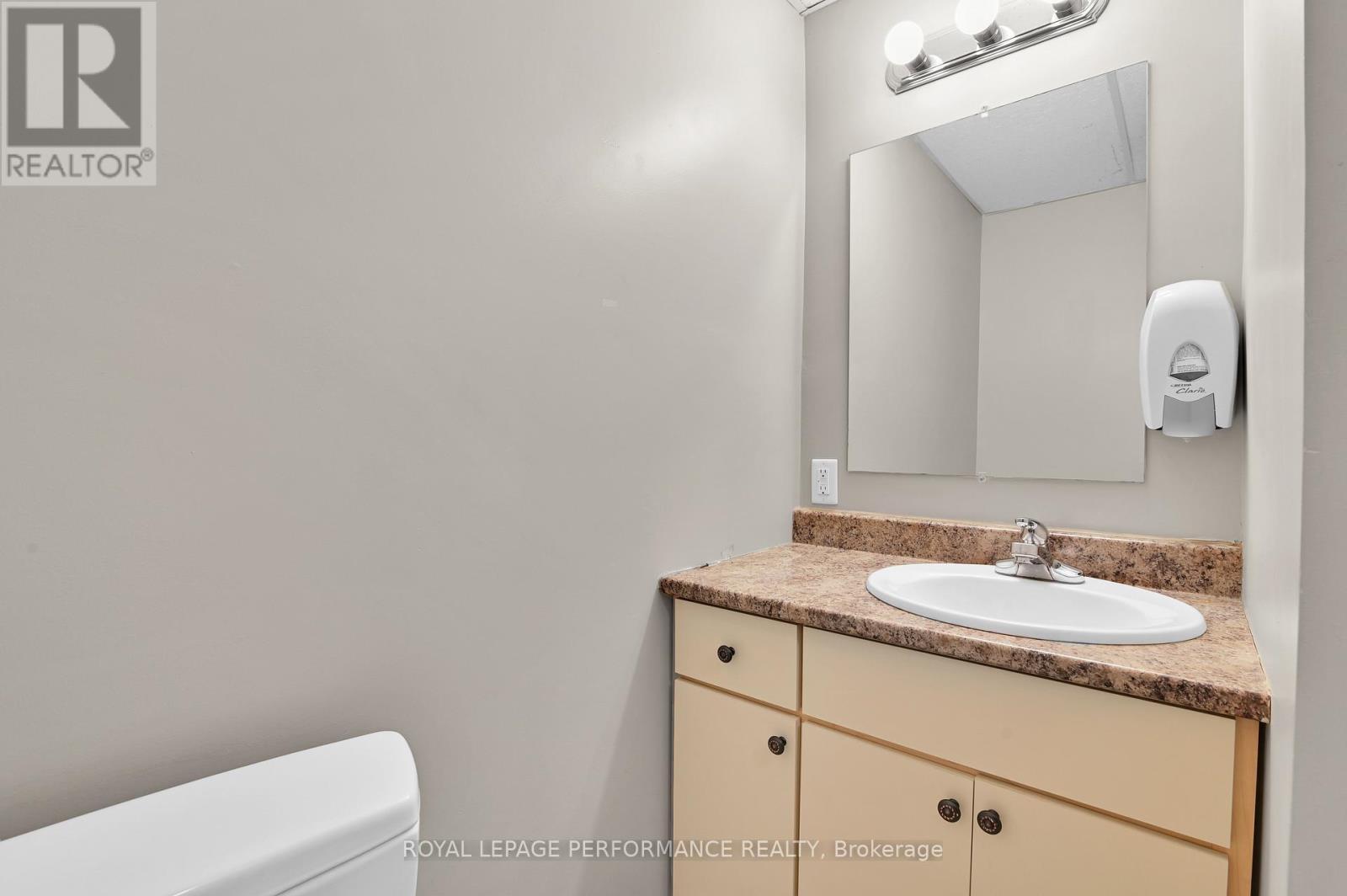 












117 FIRST STREET E

,
Cornwall,




Ontario
K6H1K8

