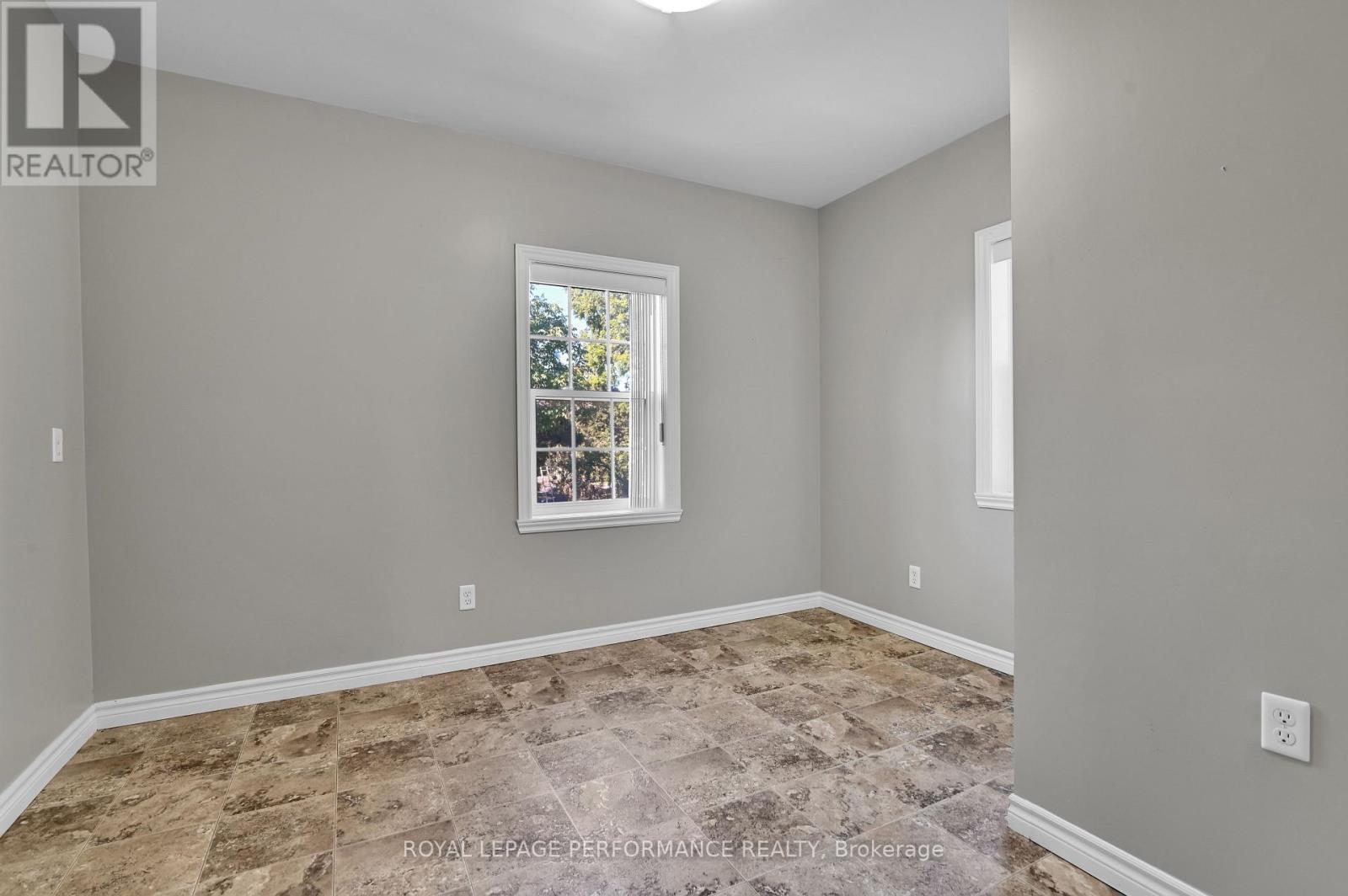 












117 FIRST STREET E

,
Cornwall,




Ontario
K6H1K8

