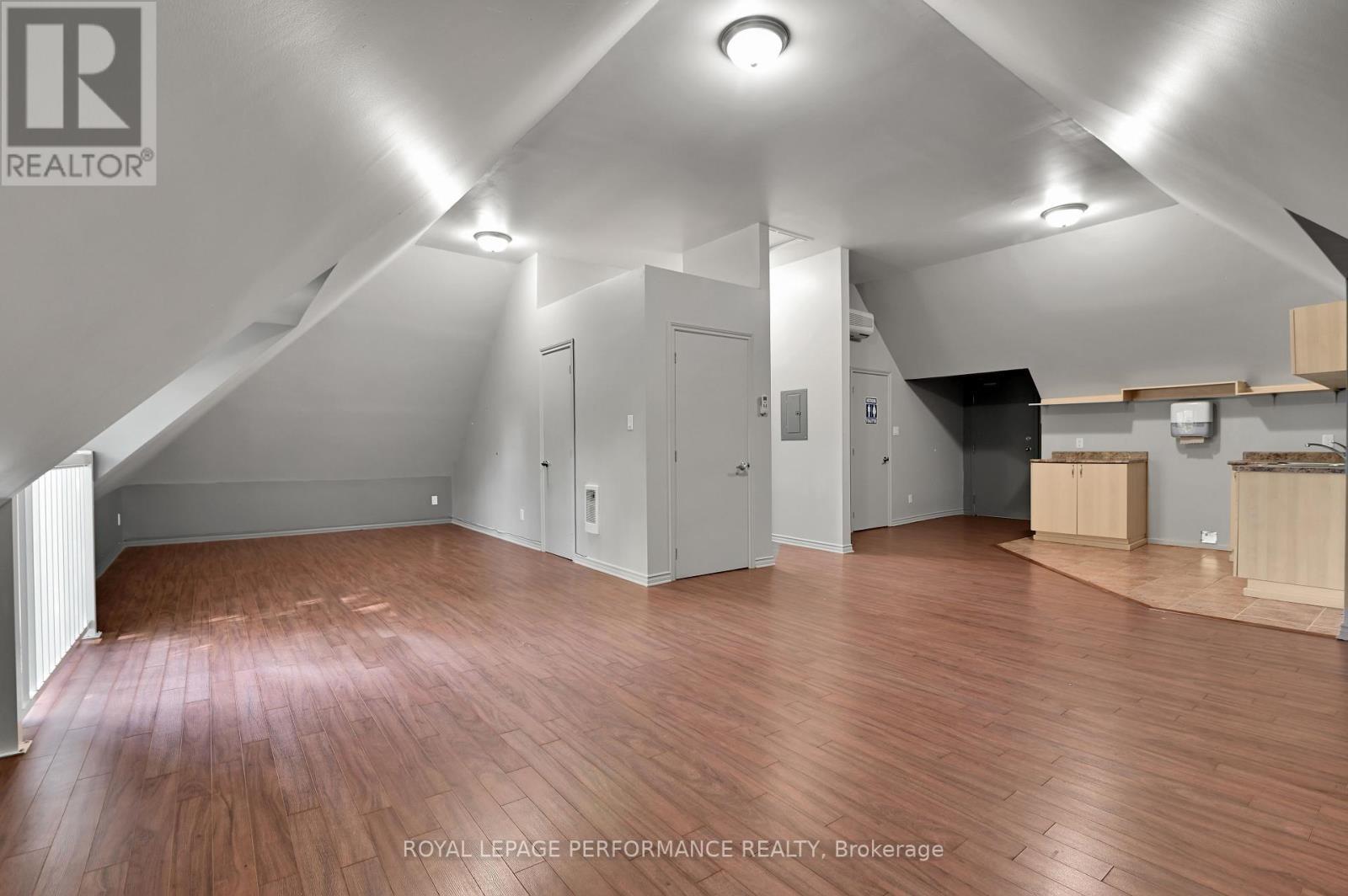 












117 FIRST STREET E

,
Cornwall,




Ontario
K6H1K8

