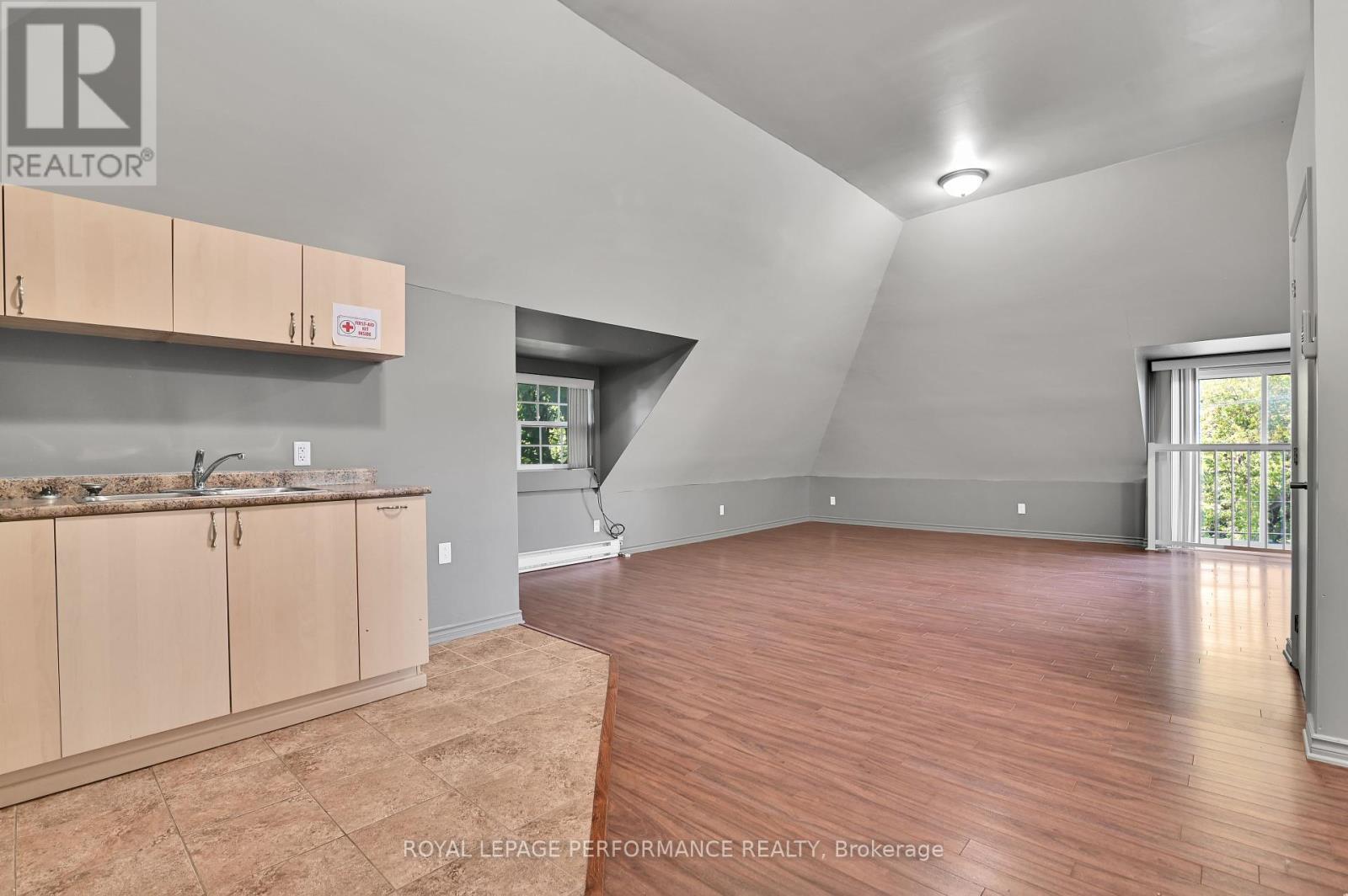 












117 FIRST STREET E

,
Cornwall,




Ontario
K6H1K8

