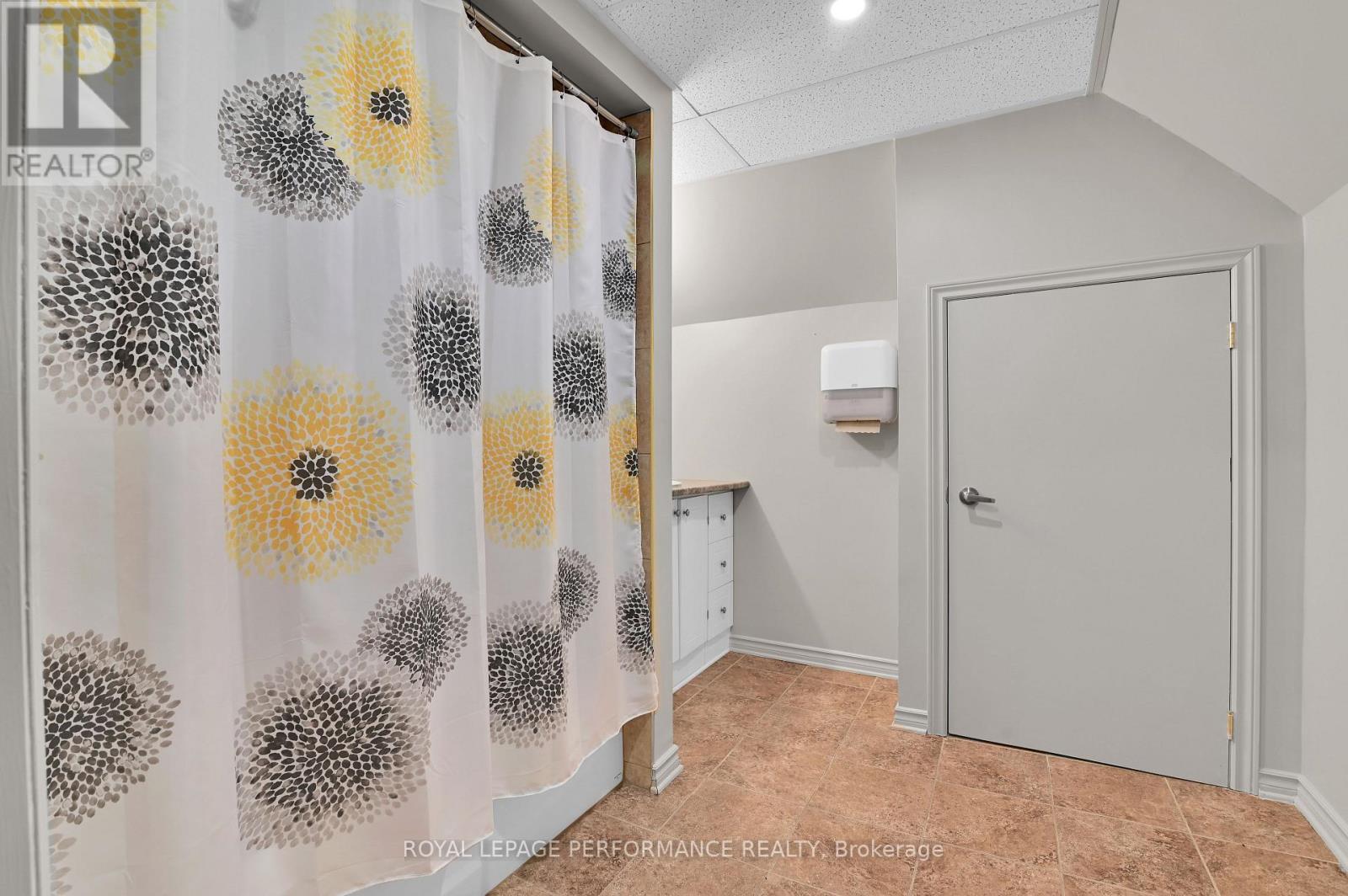 












117 FIRST STREET E

,
Cornwall,




Ontario
K6H1K8

