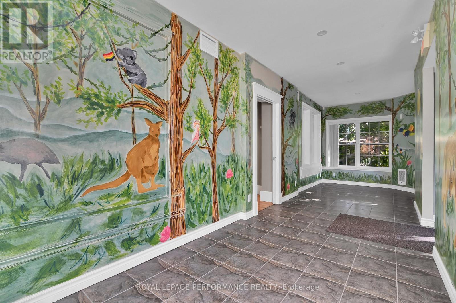 












117 FIRST STREET E

,
Cornwall,




Ontario
K6H1K8

