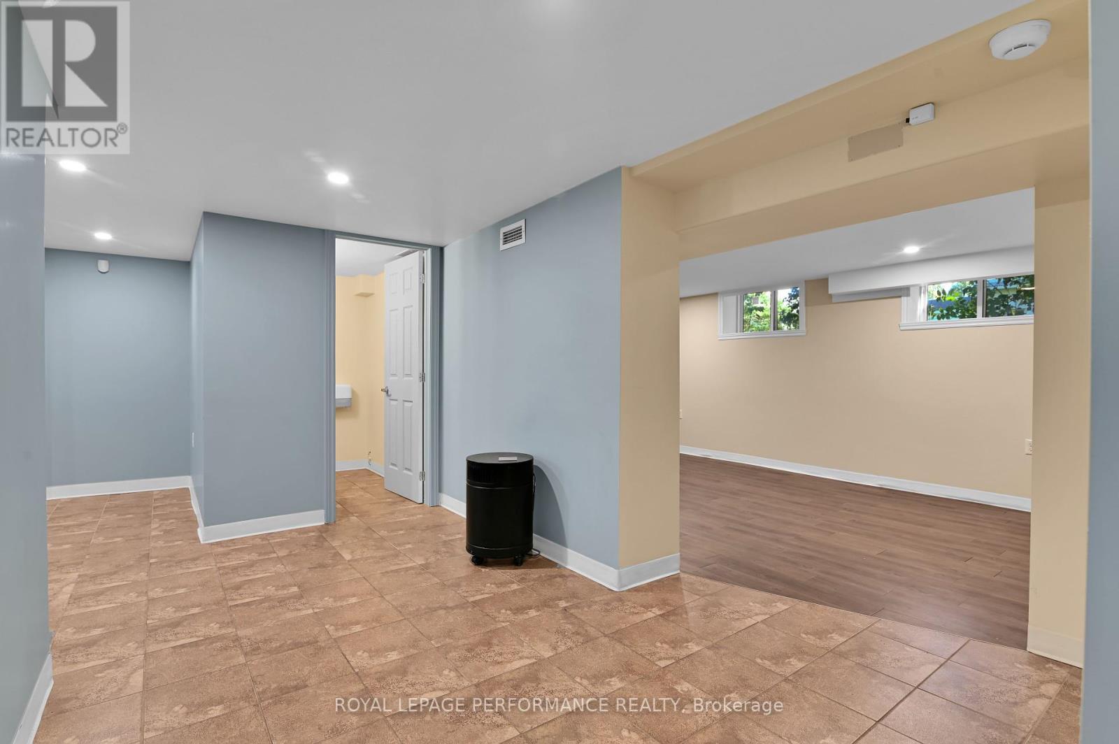 












117 FIRST STREET E

,
Cornwall,




Ontario
K6H1K8

