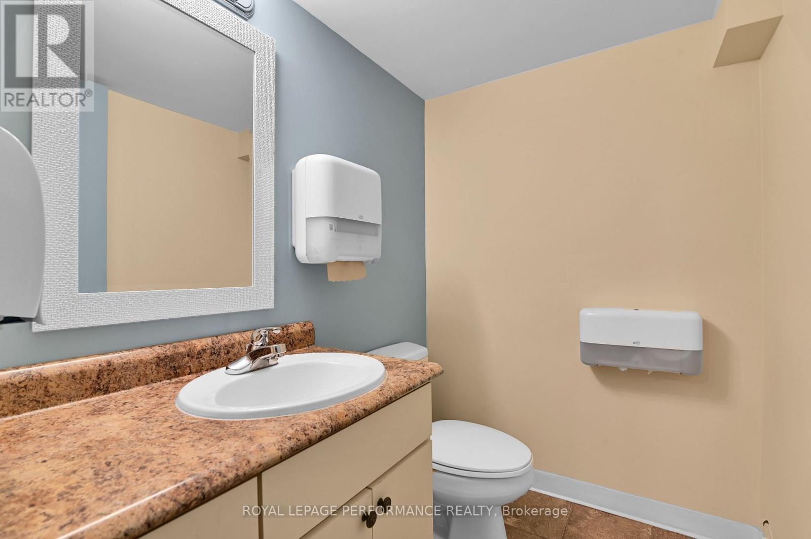 












117 FIRST STREET E

,
Cornwall,




Ontario
K6H1K8

