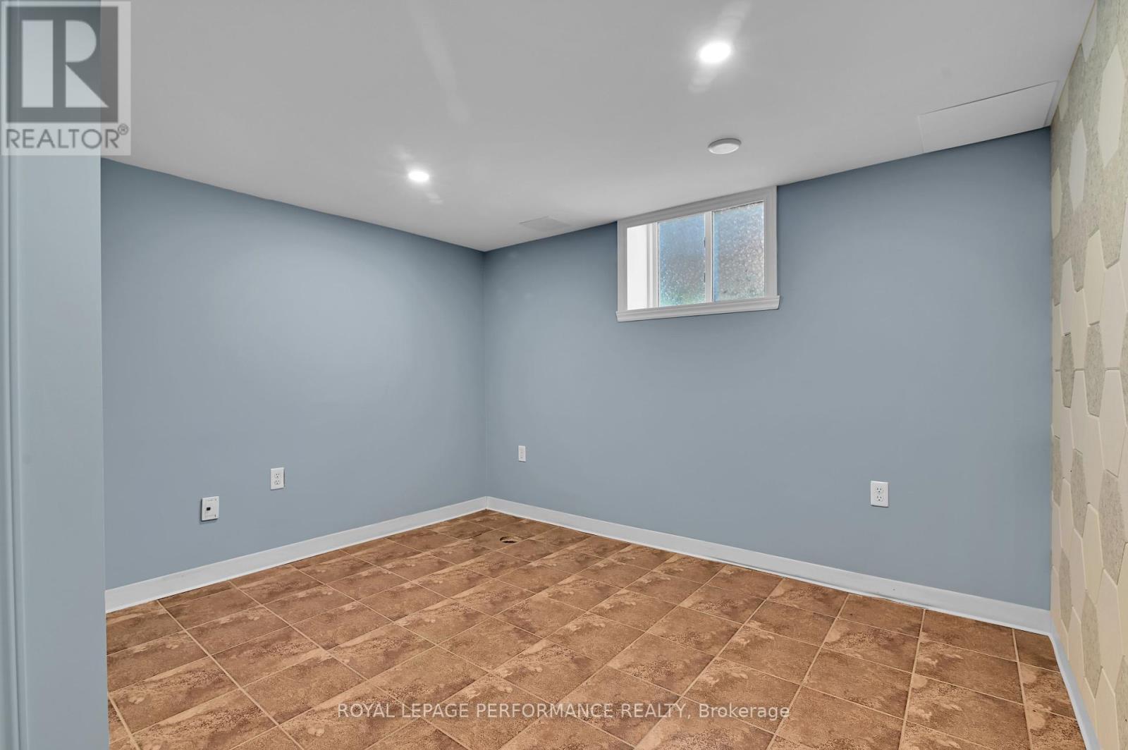 












117 FIRST STREET E

,
Cornwall,




Ontario
K6H1K8

