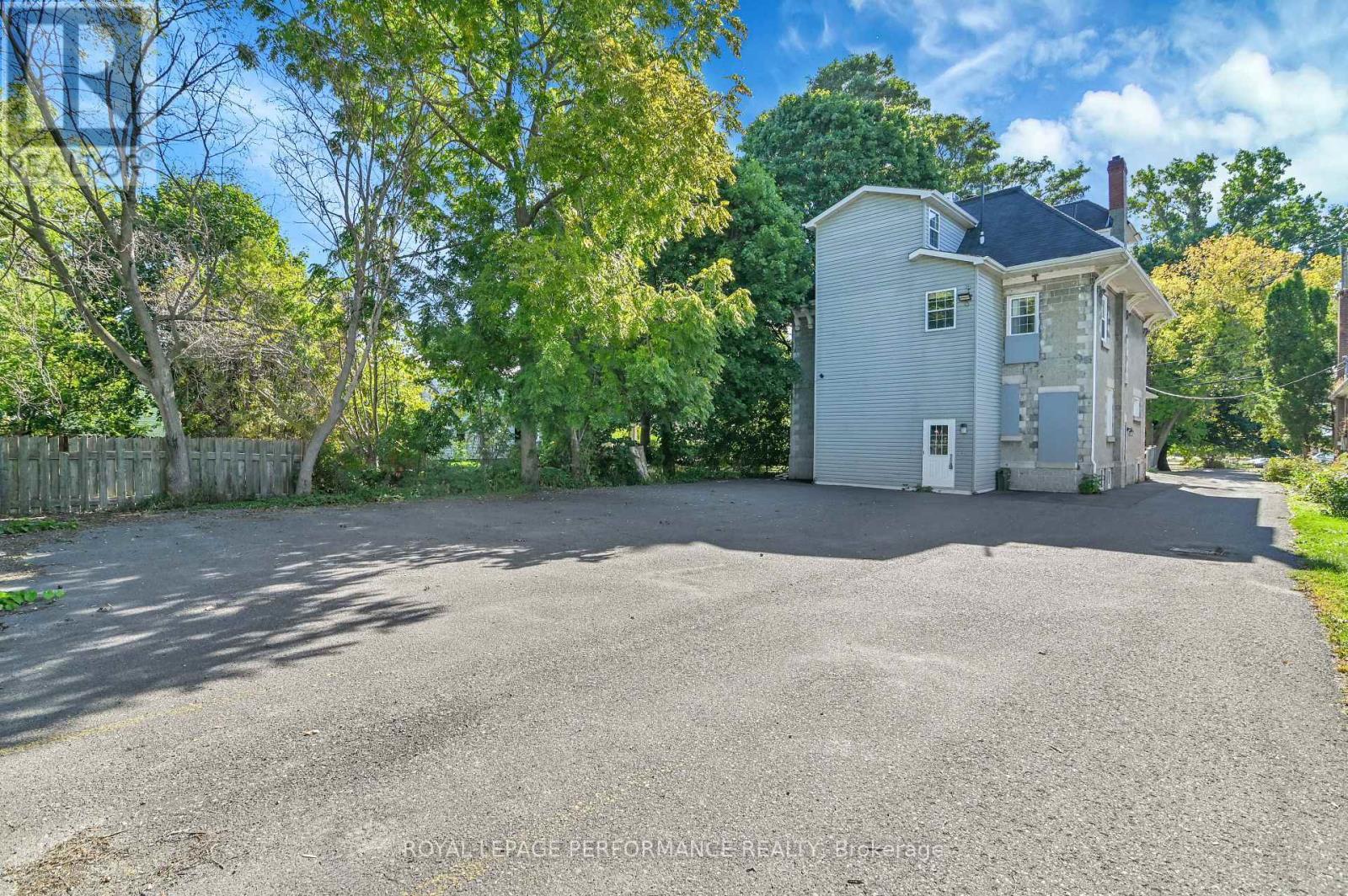 












117 FIRST STREET E

,
Cornwall,




Ontario
K6H1K8

