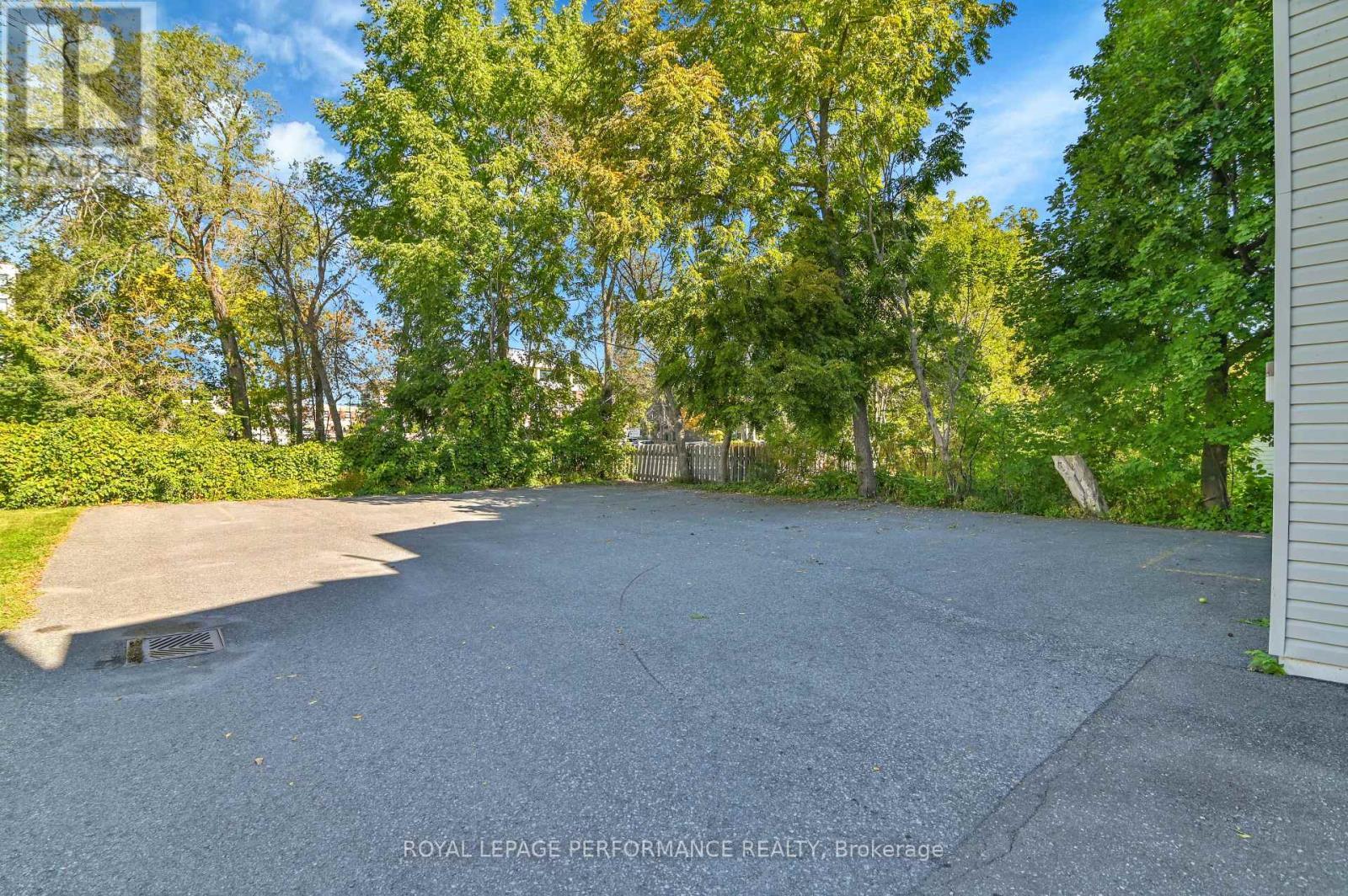 












117 FIRST STREET E

,
Cornwall,




Ontario
K6H1K8

