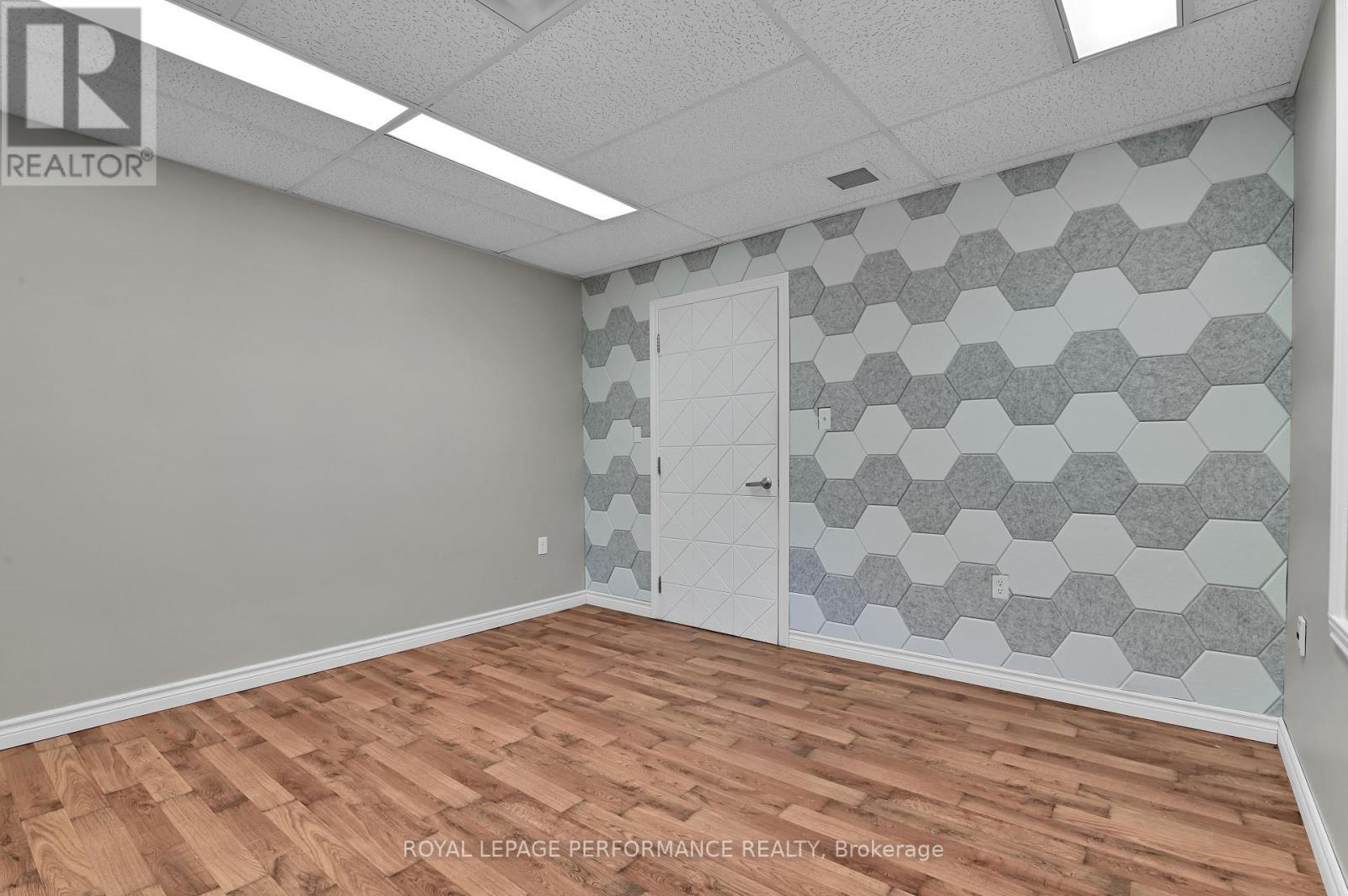 












117 FIRST STREET E

,
Cornwall,




Ontario
K6H1K8

