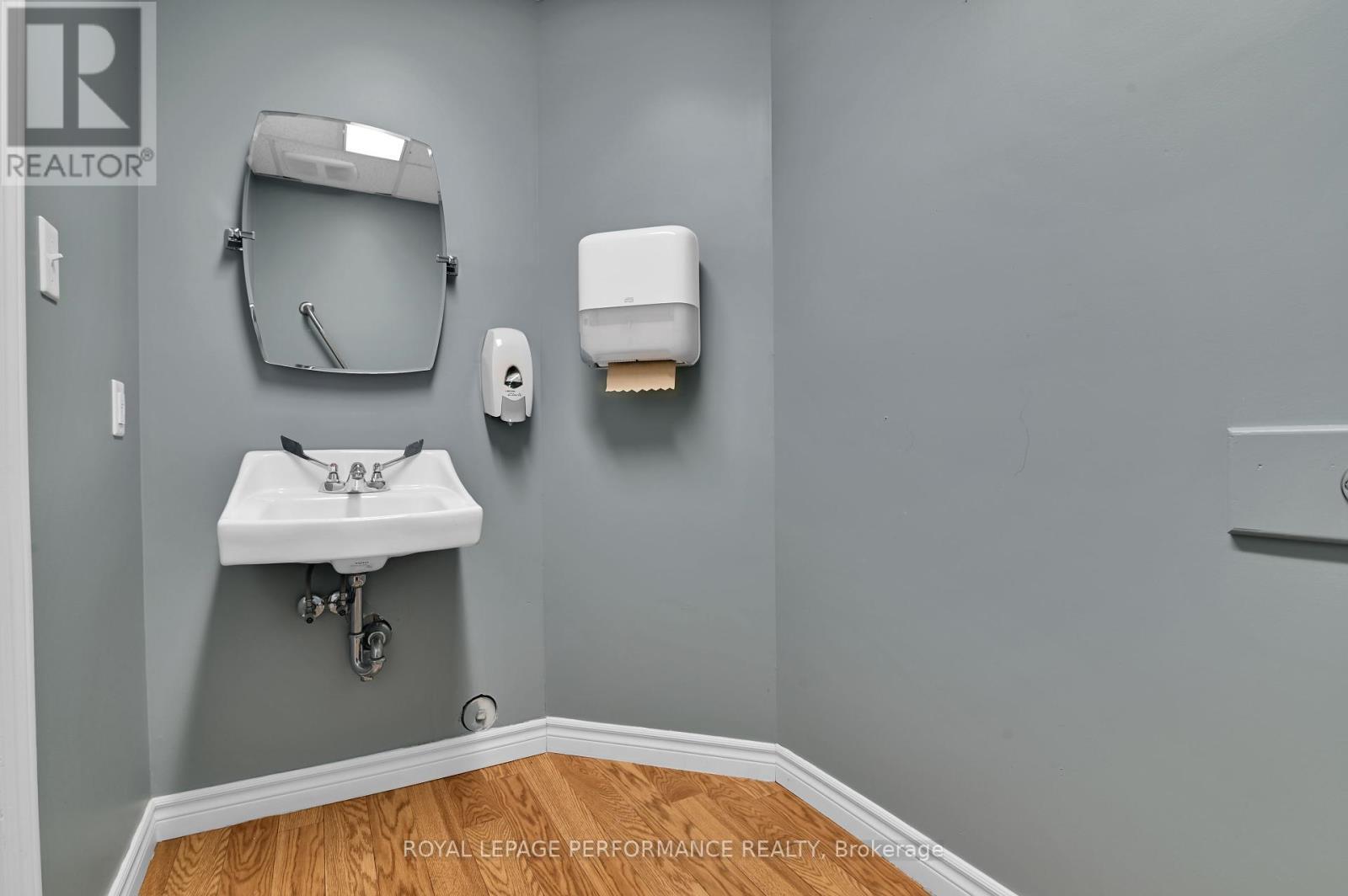 












117 FIRST STREET E

,
Cornwall,




Ontario
K6H1K8

