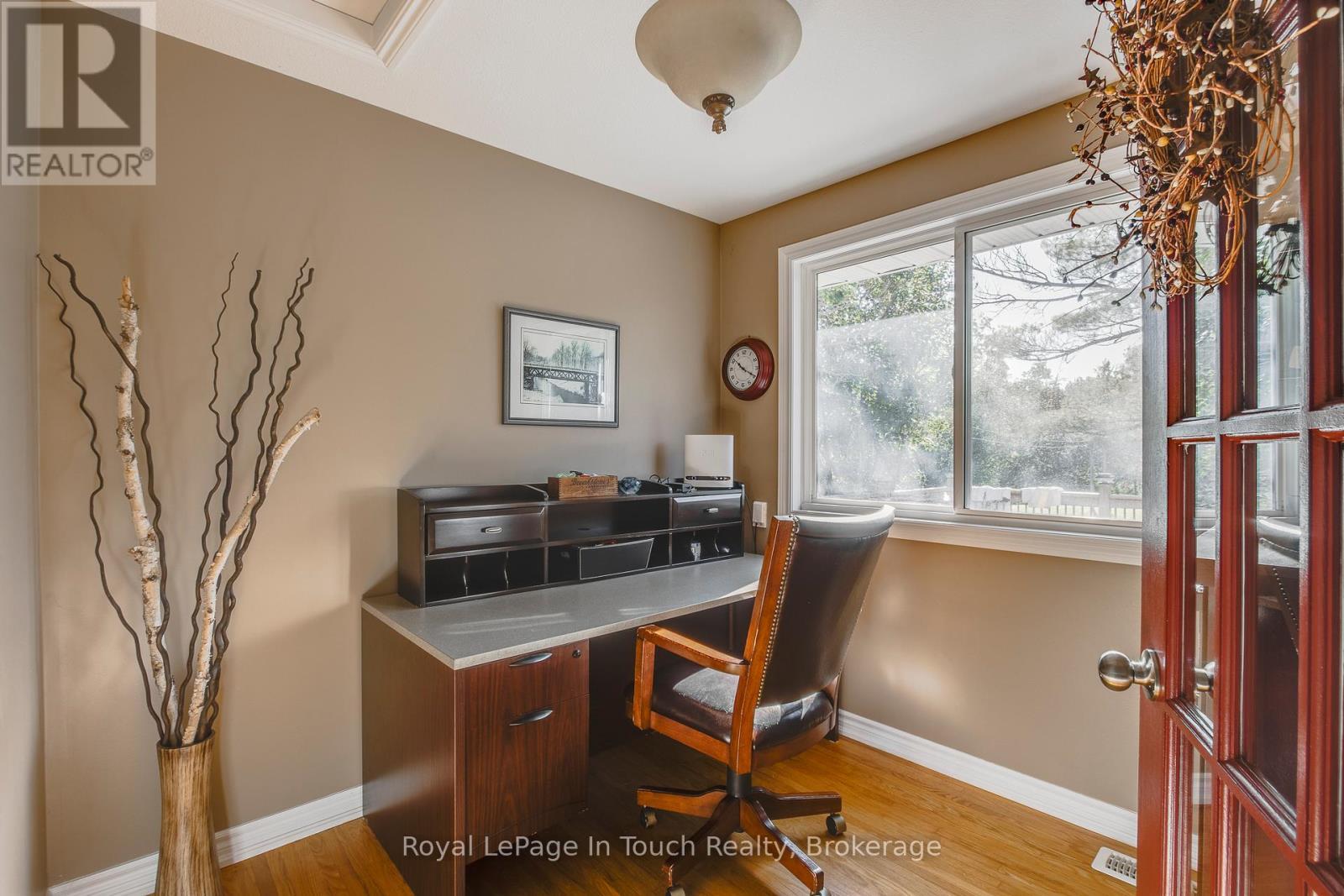 












1023 FLOS 4 ROAD W

,
Springwater,




Ontario
L0L2K0

