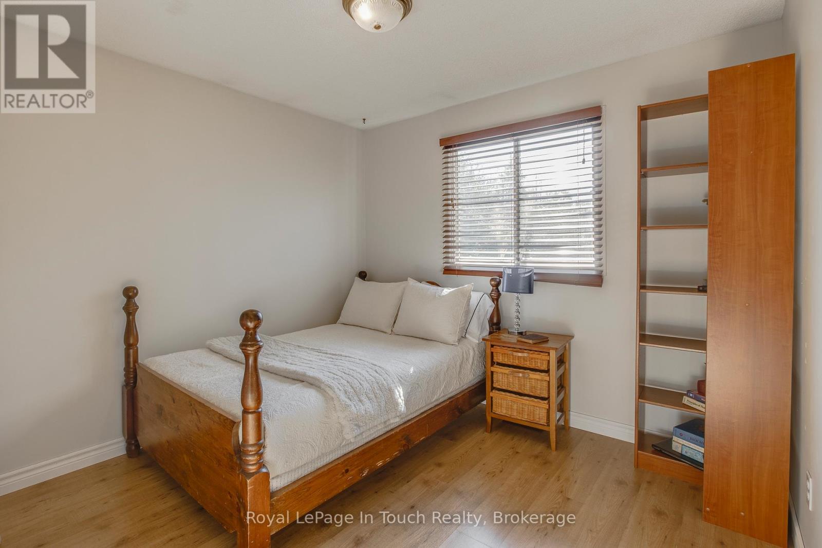 












1023 FLOS 4 ROAD W

,
Springwater,




Ontario
L0L2K0

