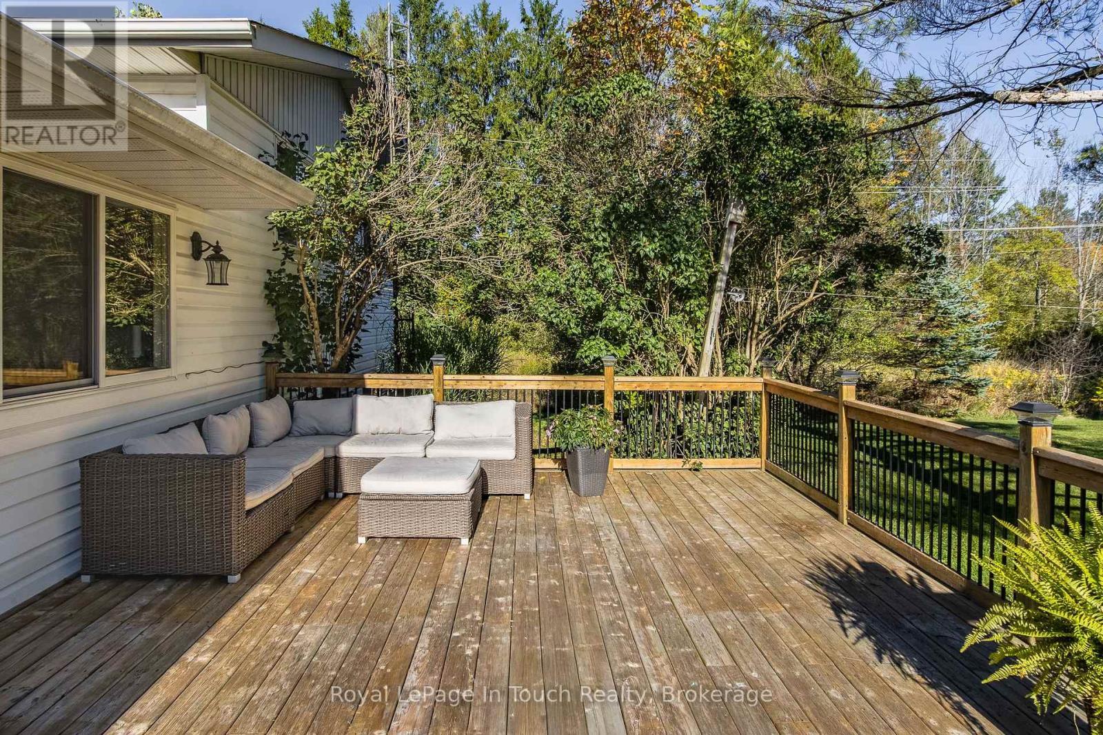 












1023 FLOS 4 ROAD W

,
Springwater,




Ontario
L0L2K0

