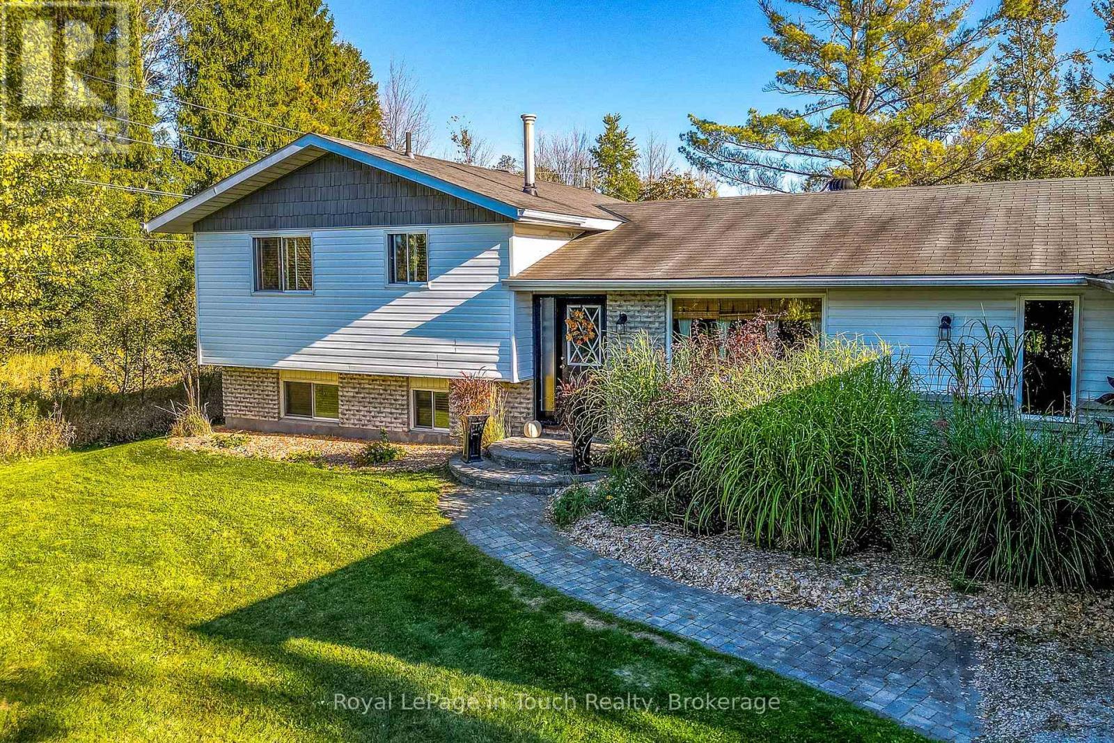 












1023 FLOS 4 ROAD W

,
Springwater,




Ontario
L0L2K0

