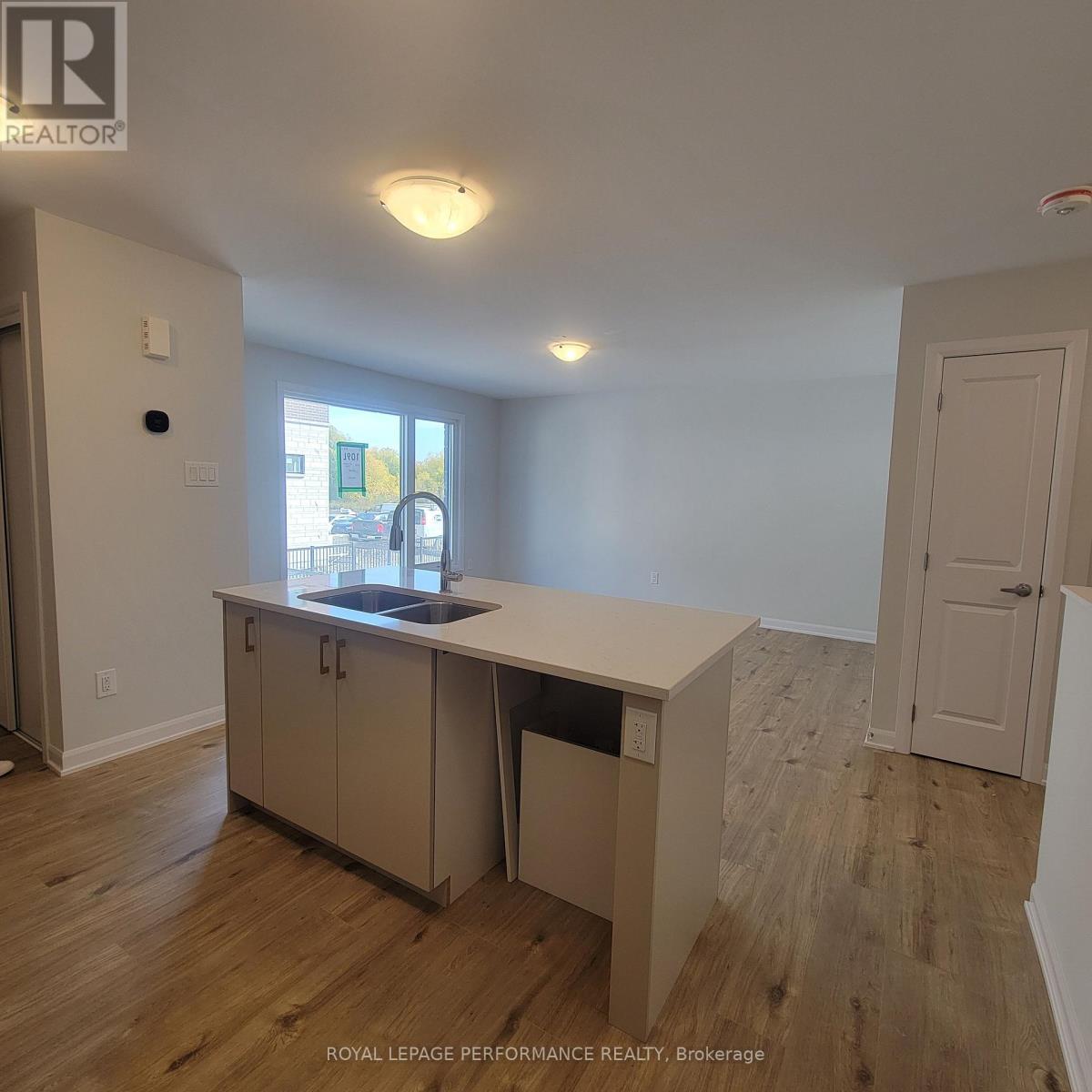 












801 ARCADIAN PRIVATE

,
Ottawa,




Ontario
K2T0S8

