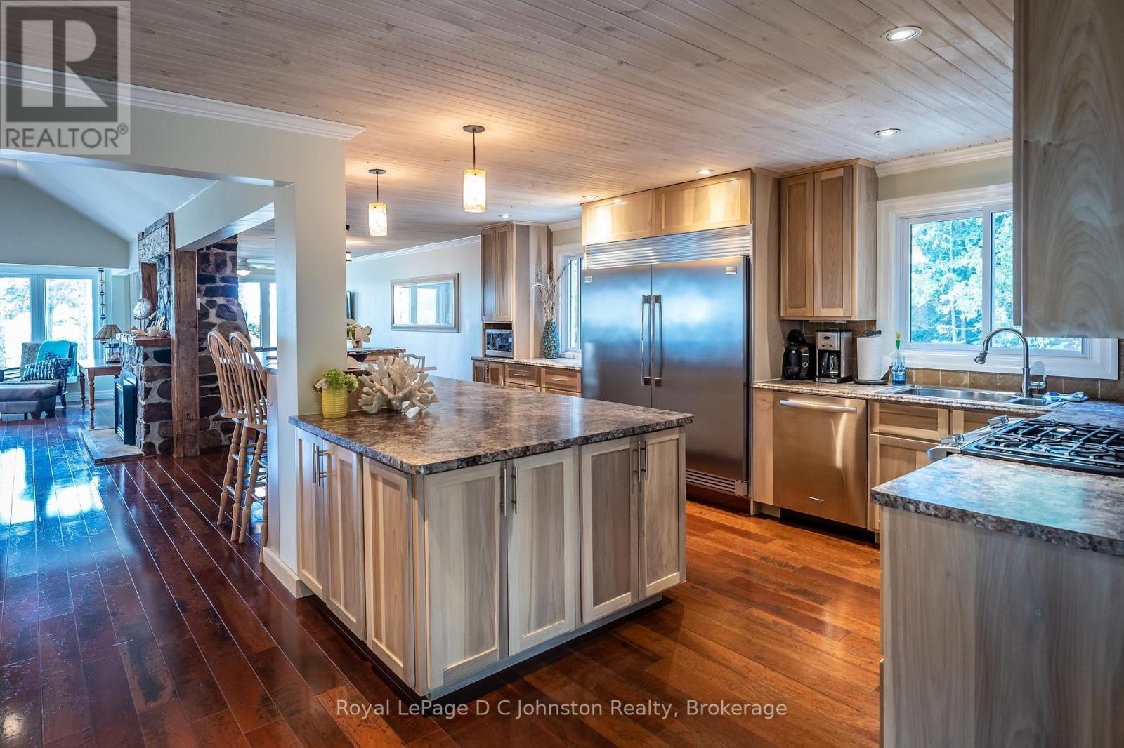 












103 SAUGEEN BEACH ROAD

,
Saugeen Shores,




Ontario
N0H2C5

