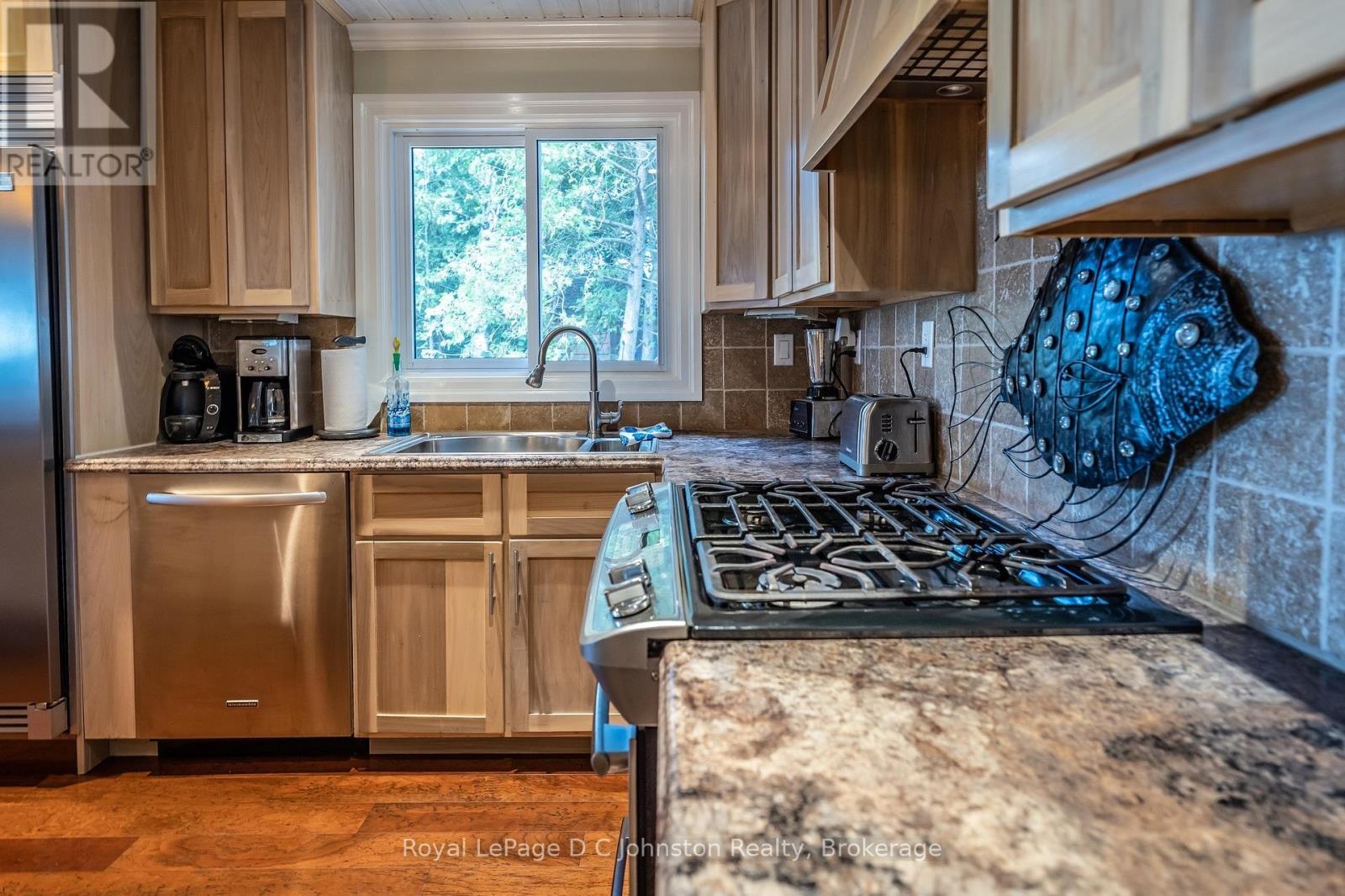 












103 SAUGEEN BEACH ROAD

,
Saugeen Shores,




Ontario
N0H2C5

