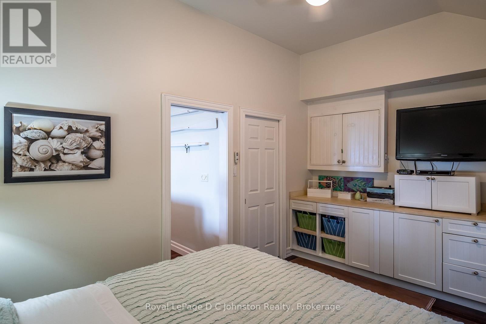 












103 SAUGEEN BEACH ROAD

,
Saugeen Shores,




Ontario
N0H2C5

