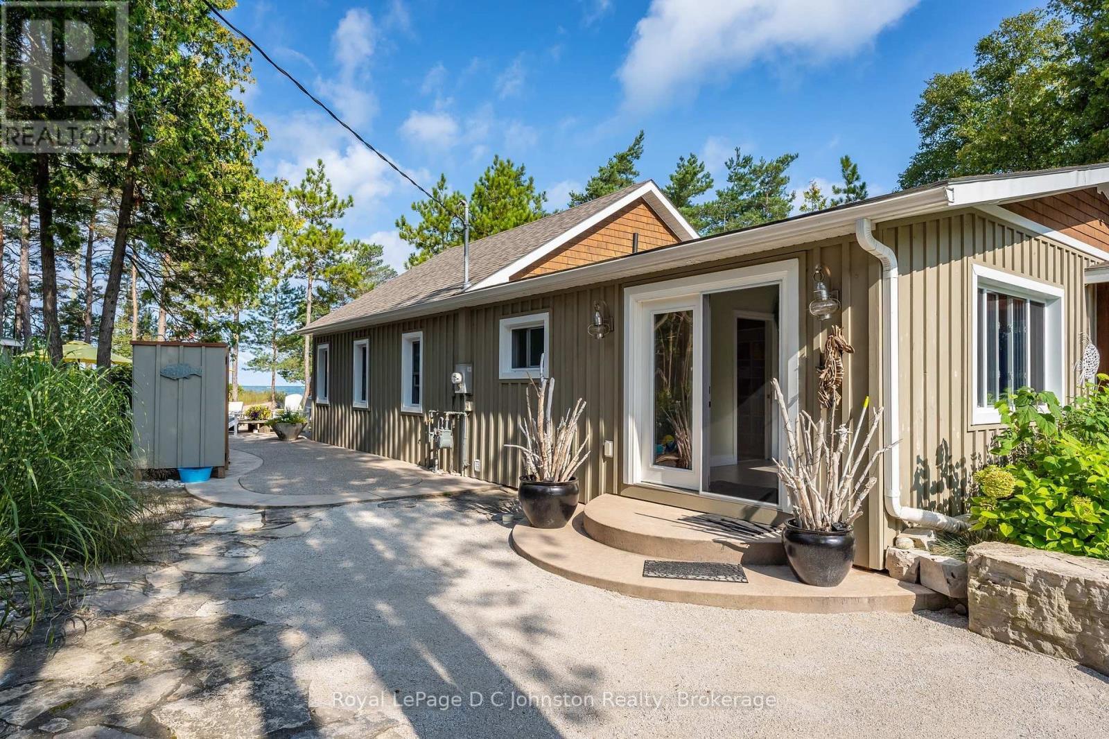 












103 SAUGEEN BEACH ROAD

,
Saugeen Shores,




Ontario
N0H2C5

