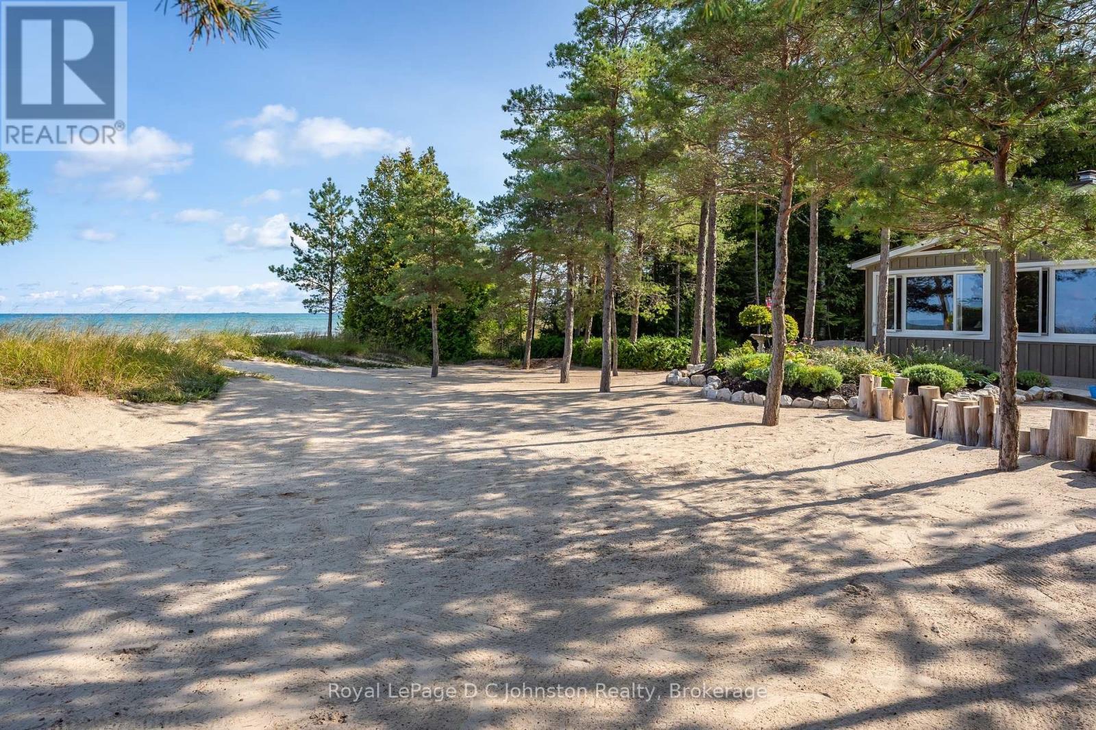












103 SAUGEEN BEACH ROAD

,
Saugeen Shores,




Ontario
N0H2C5

