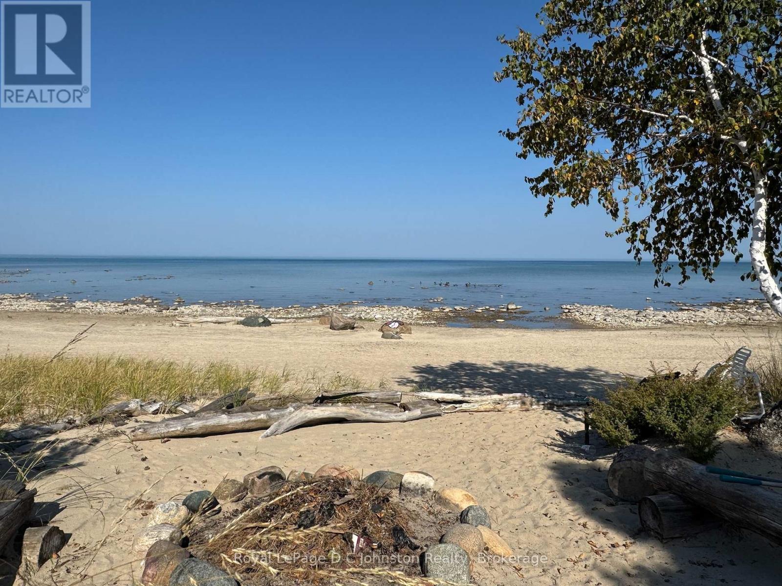 












103 SAUGEEN BEACH ROAD

,
Saugeen Shores,




Ontario
N0H2C5

