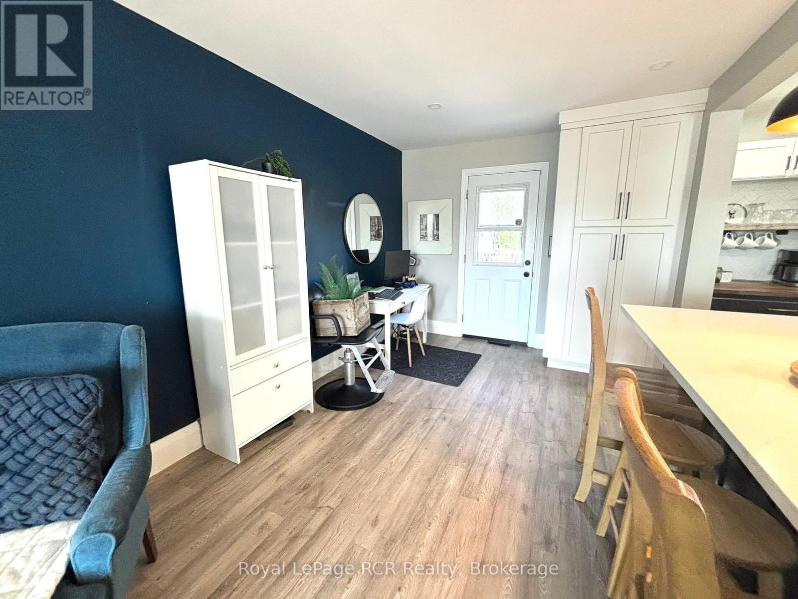 












1186 2ND AVENUE W

,
Owen Sound,




Ontario
N4K4N2

