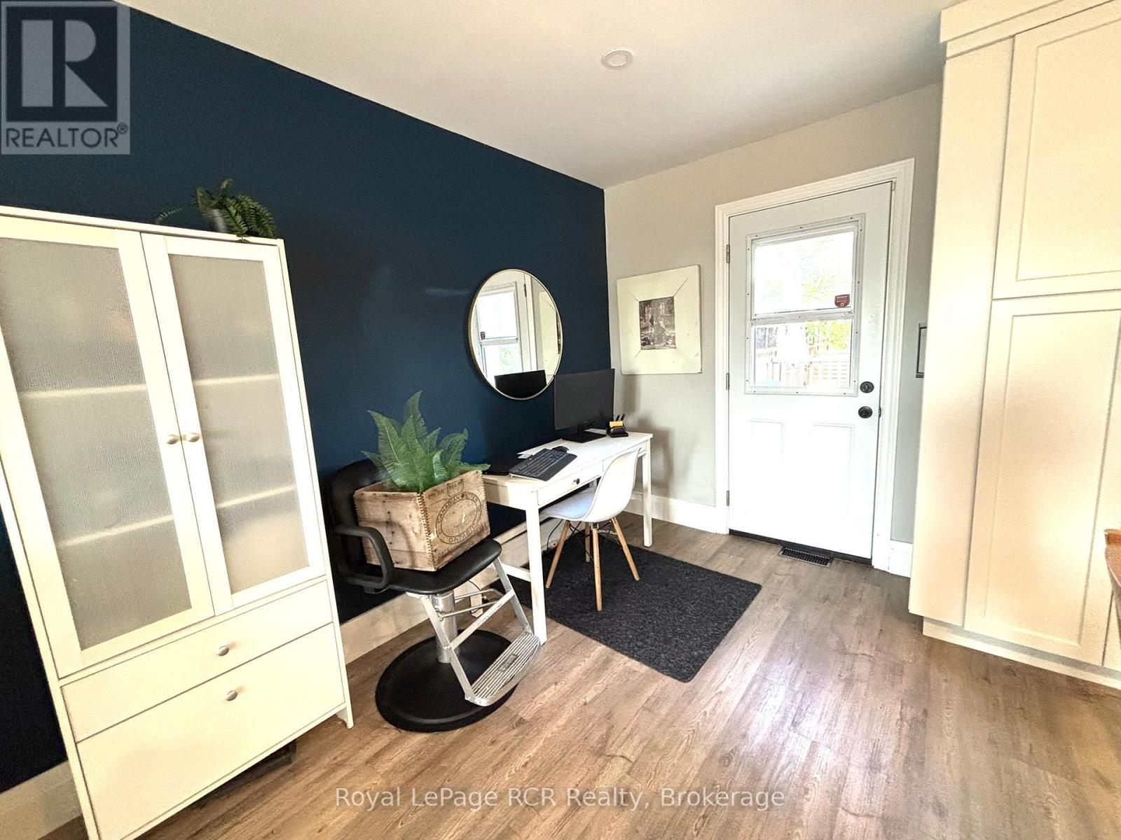 












1186 2ND AVENUE W

,
Owen Sound,




Ontario
N4K4N2

