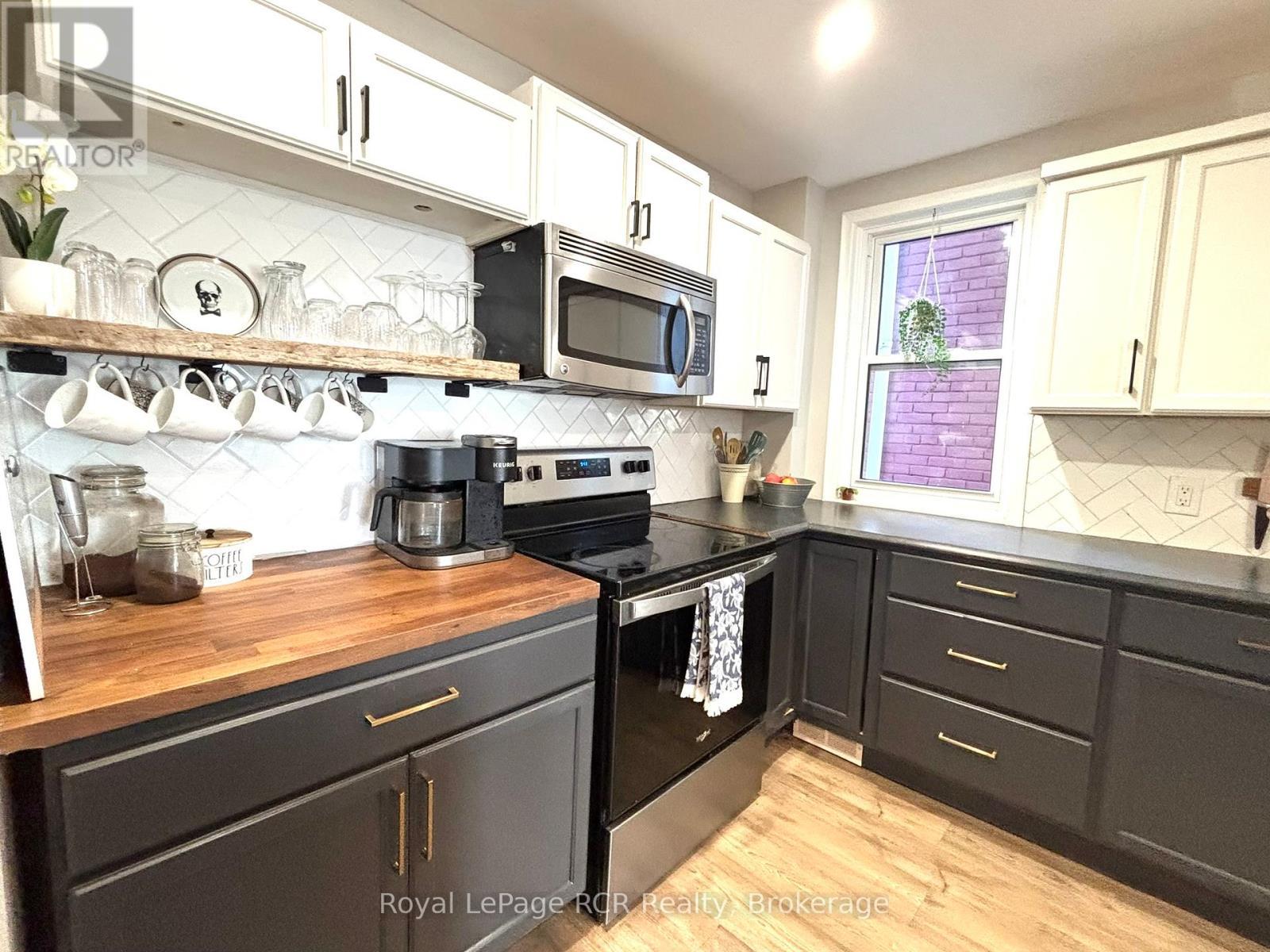 












1186 2ND AVENUE W

,
Owen Sound,




Ontario
N4K4N2

