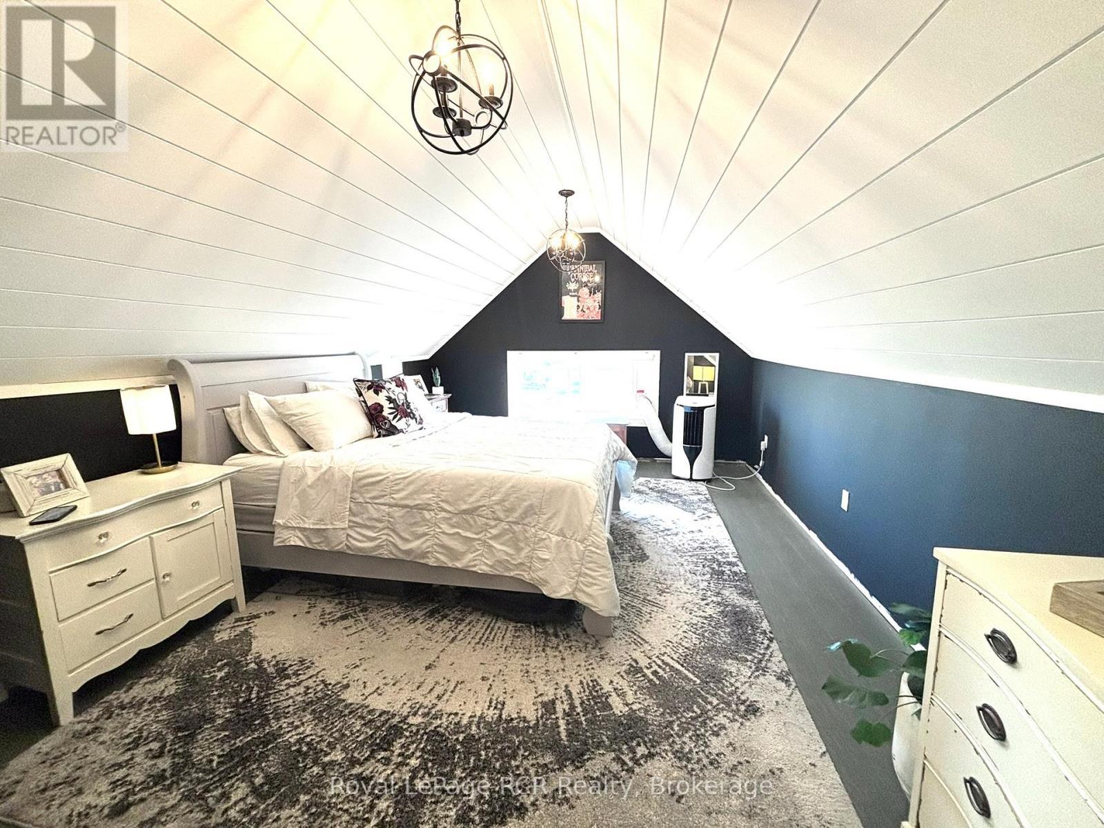 












1186 2ND AVENUE W

,
Owen Sound,




Ontario
N4K4N2

