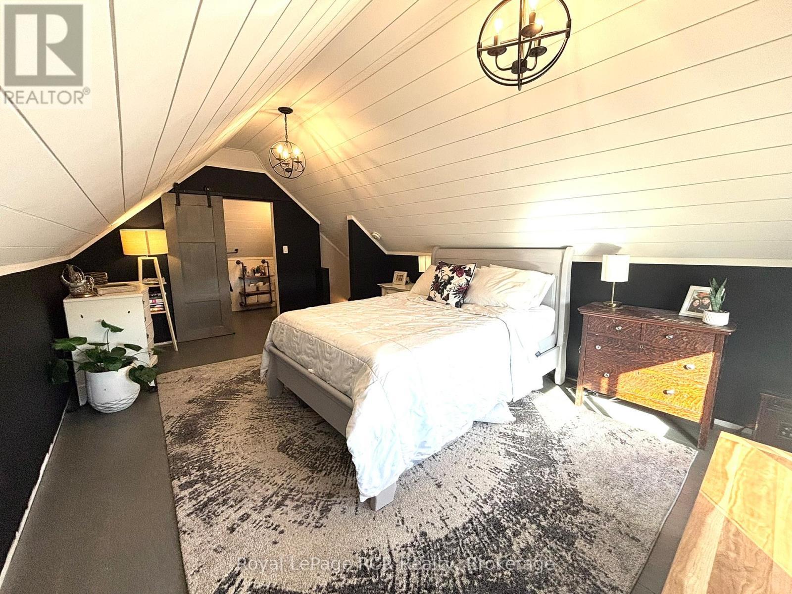 












1186 2ND AVENUE W

,
Owen Sound,




Ontario
N4K4N2

