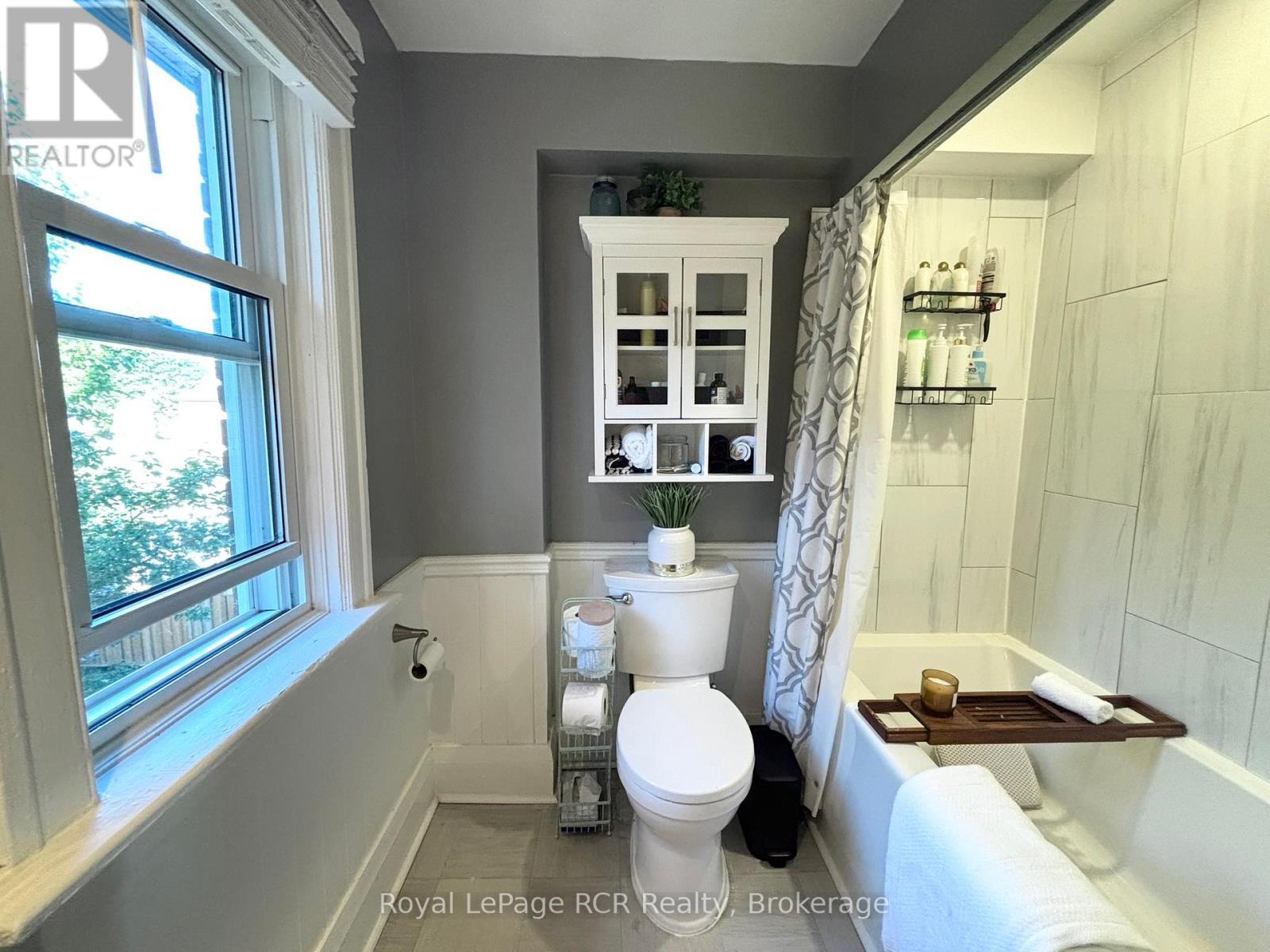 












1186 2ND AVENUE W

,
Owen Sound,




Ontario
N4K4N2

