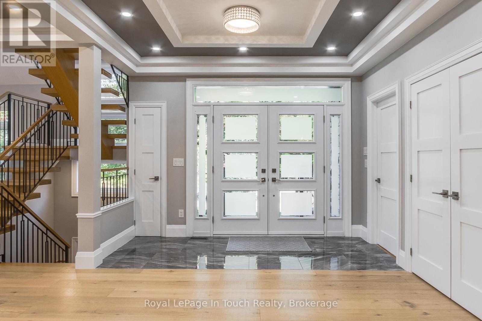 












9 BELCOURT CRESCENT

,
Tiny,




Ontario
L9M0M7

