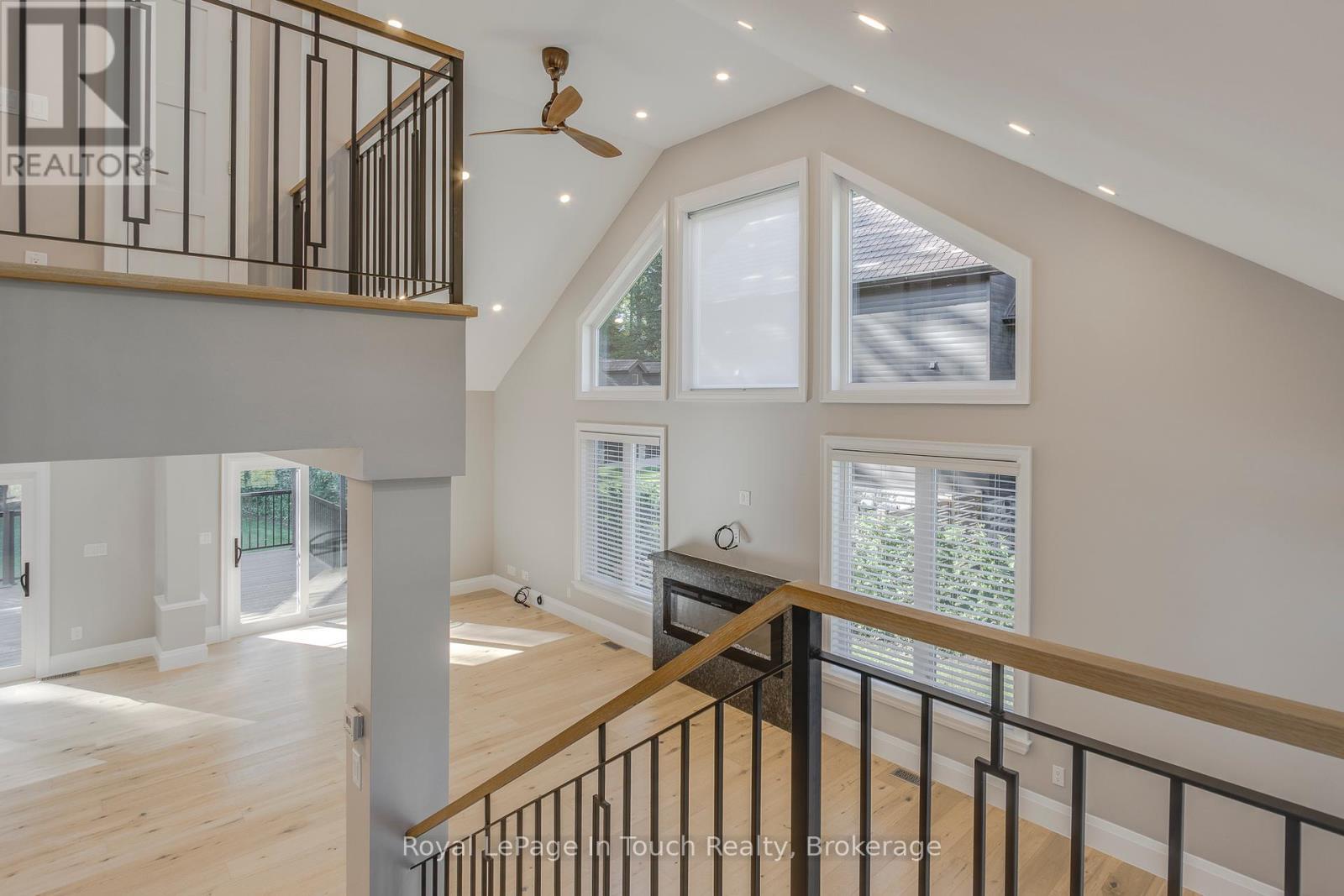 












9 BELCOURT CRESCENT

,
Tiny,




Ontario
L9M0M7

