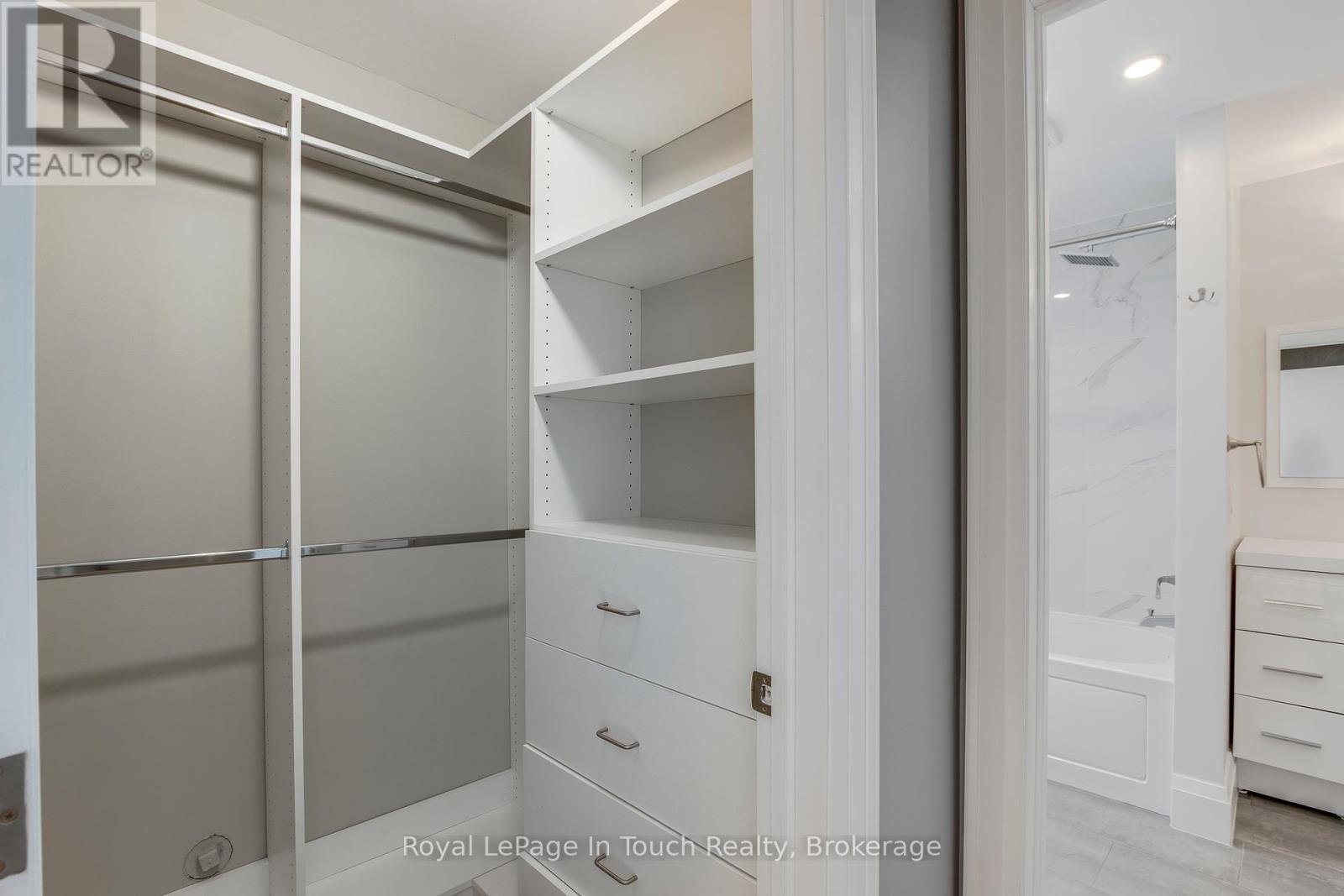 












9 BELCOURT CRESCENT

,
Tiny,




Ontario
L9M0M7


