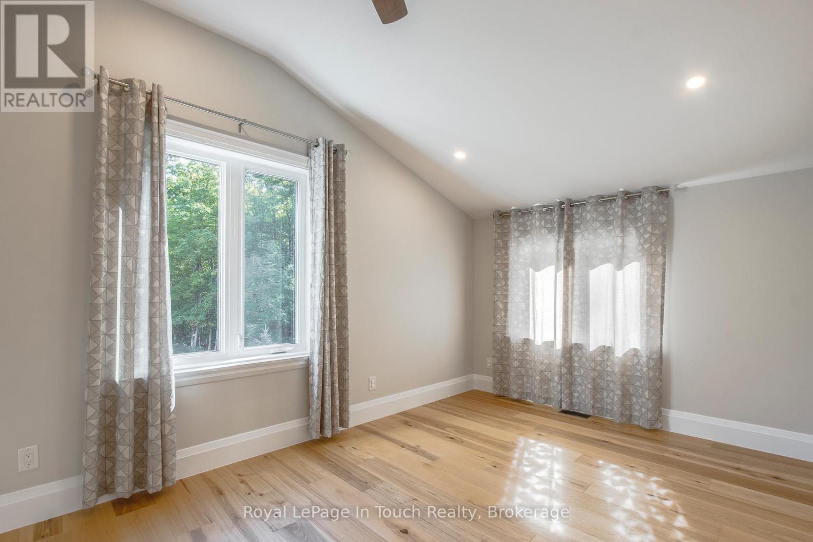 












9 BELCOURT CRESCENT

,
Tiny,




Ontario
L9M0M7

