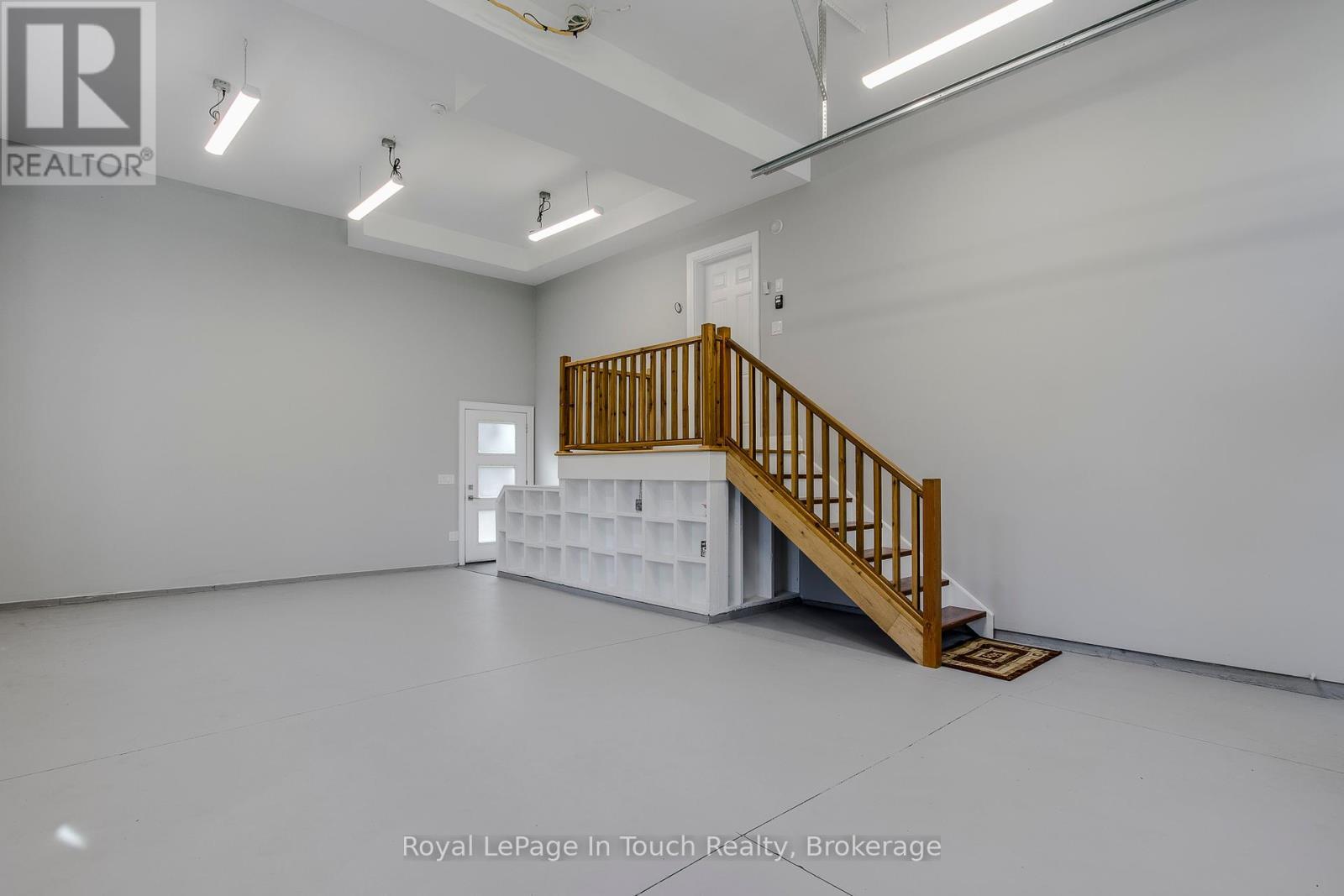 












9 BELCOURT CRESCENT

,
Tiny,




Ontario
L9M0M7

