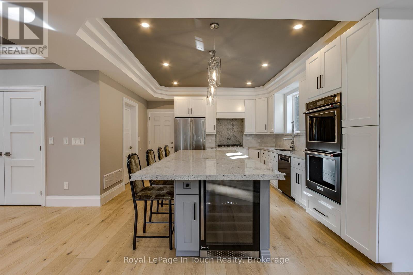












9 BELCOURT CRESCENT

,
Tiny,




Ontario
L9M0M7

