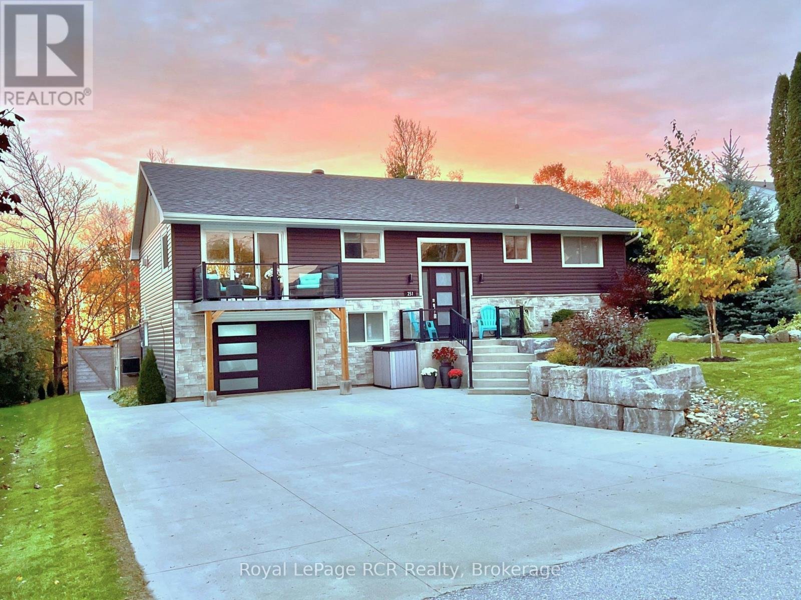 












251 PEARSON STREET

,
Meaford,




Ontario
N4L1L6

