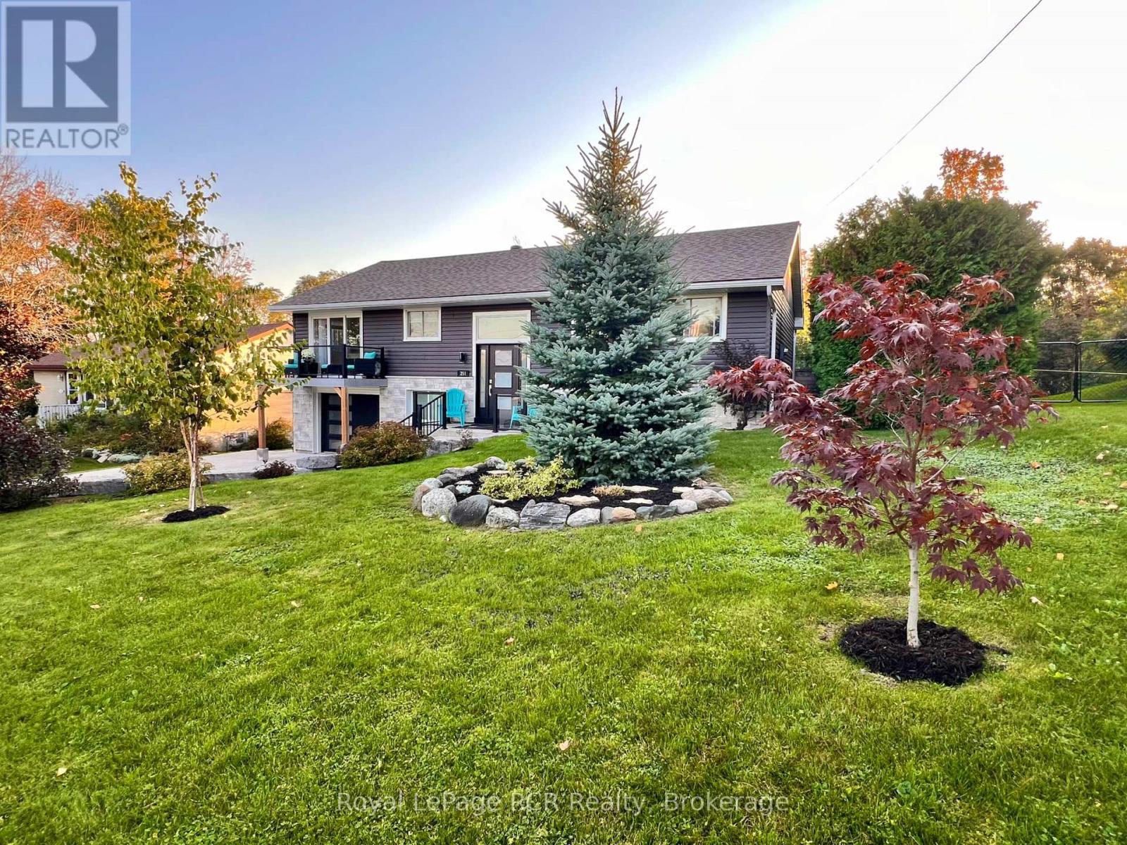 












251 PEARSON STREET

,
Meaford,




Ontario
N4L1L6

