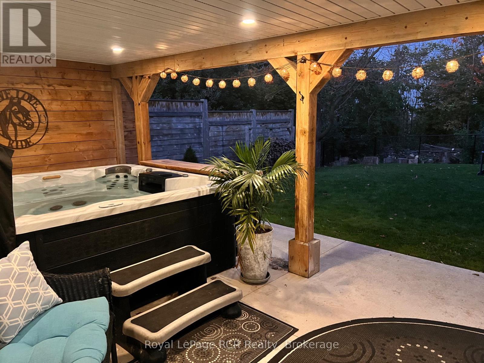 












251 PEARSON STREET

,
Meaford,




Ontario
N4L1L6

