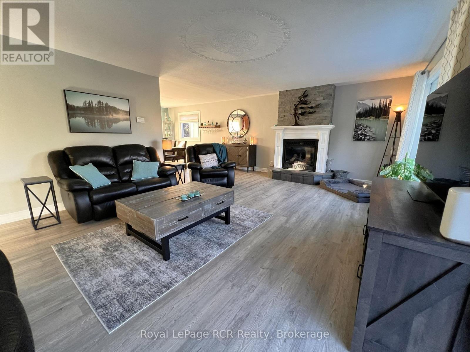 












251 PEARSON STREET

,
Meaford,




Ontario
N4L1L6

