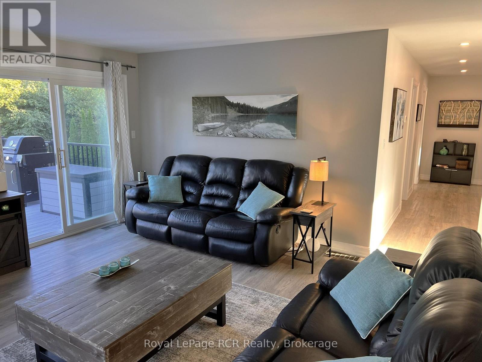 












251 PEARSON STREET

,
Meaford,




Ontario
N4L1L6

