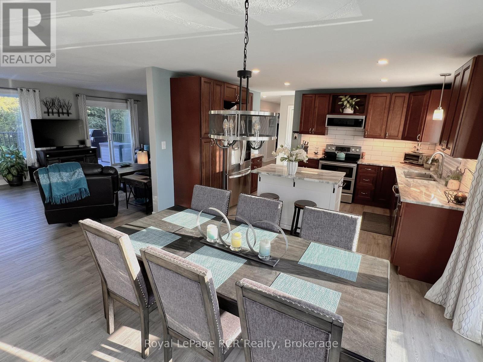 












251 PEARSON STREET

,
Meaford,




Ontario
N4L1L6

