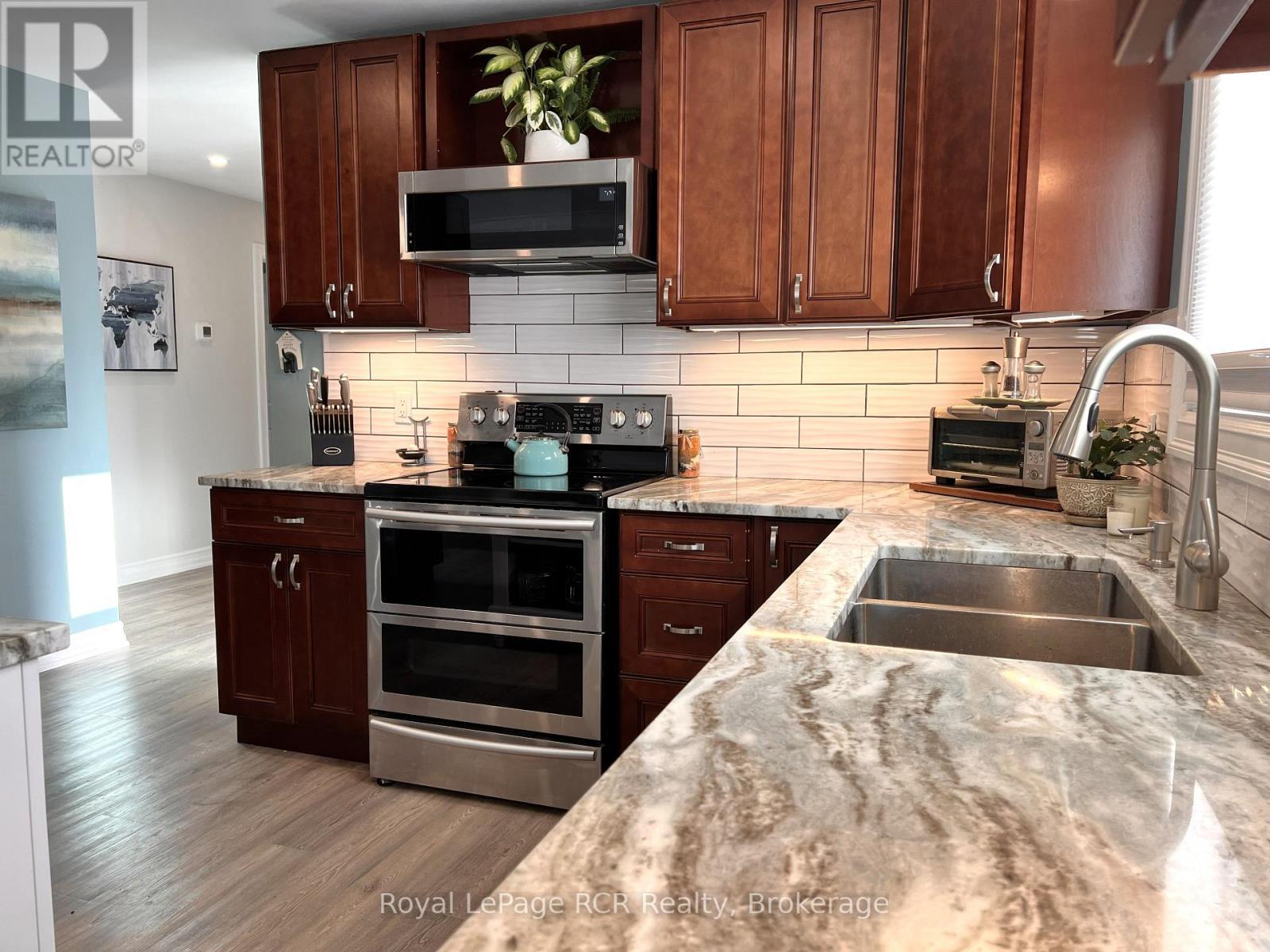 












251 PEARSON STREET

,
Meaford,




Ontario
N4L1L6

