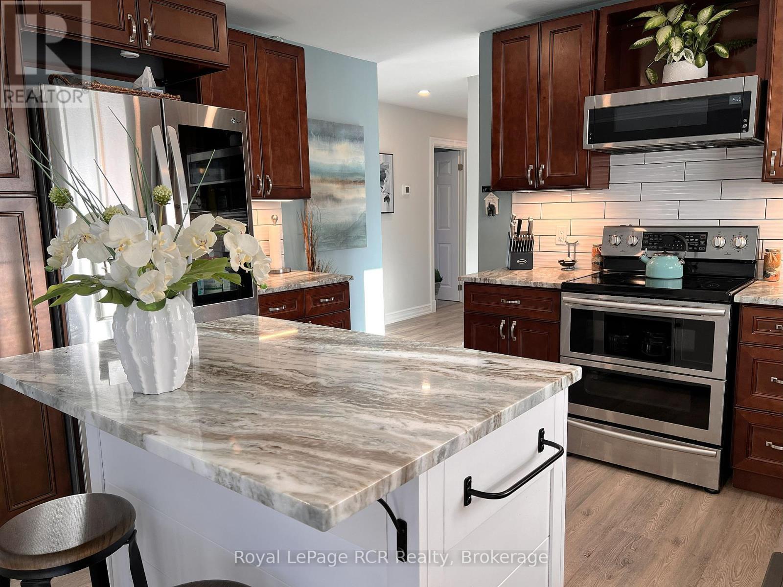 












251 PEARSON STREET

,
Meaford,




Ontario
N4L1L6

