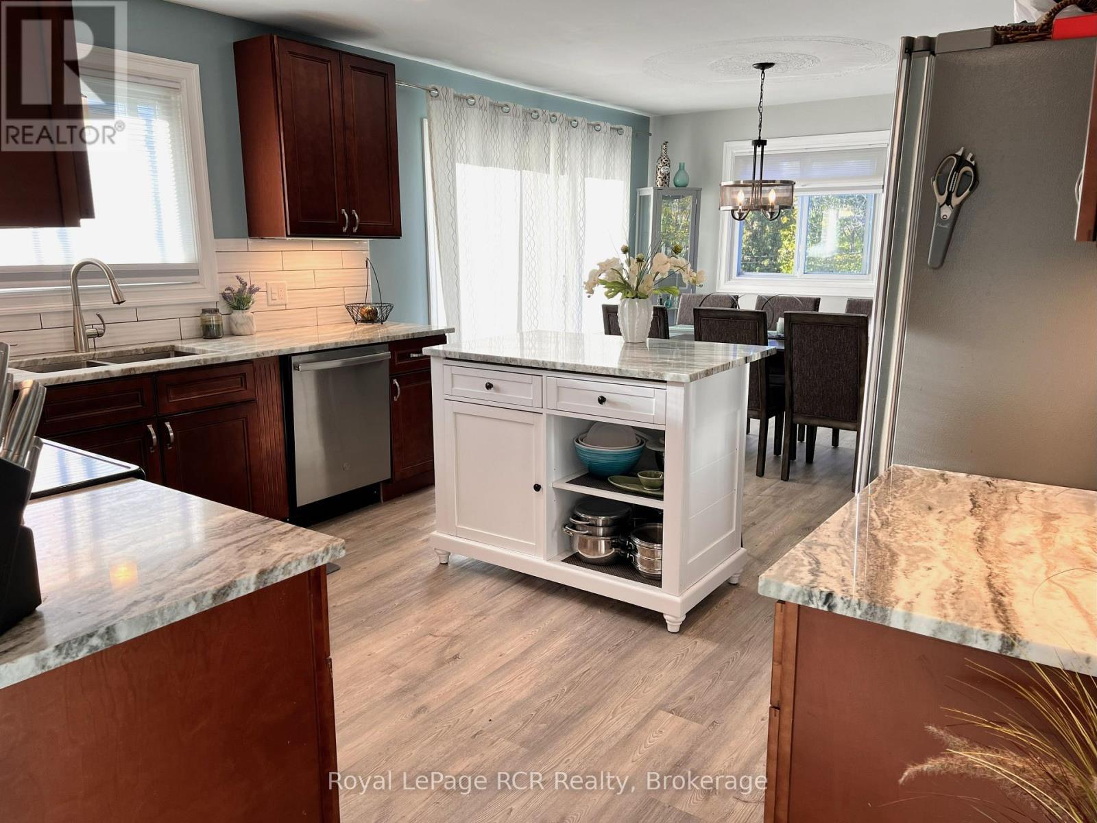 












251 PEARSON STREET

,
Meaford,




Ontario
N4L1L6

